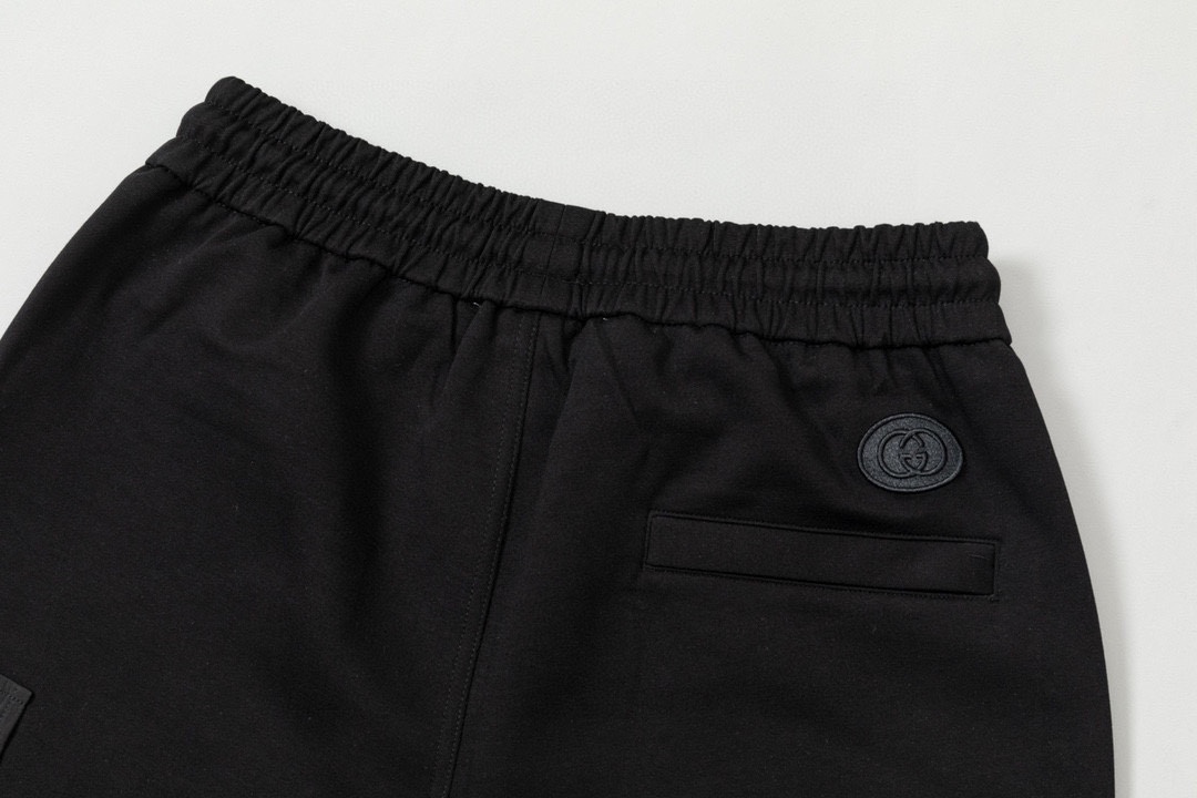 古驰/Gucci 夏季新款 两侧口袋红绿织带拼接休闲短裤-Chinese UA Cheap High Quatity Brand Clothes Bags handbags Sneakers wholesale wholesaler seller from China Factory suppliers Fashion Clothing Shoes best Quality Beautiful Price 古驰/Gucci 夏季新款 两侧口袋红绿织带拼接休闲短裤