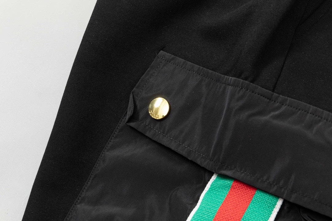 古驰/Gucci 夏季新款 两侧口袋红绿织带拼接休闲短裤-Chinese UA Cheap High Quatity Brand Clothes Bags handbags Sneakers wholesale wholesaler seller from China Factory suppliers Fashion Clothing Shoes best Quality Beautiful Price 古驰/Gucci 夏季新款 两侧口袋红绿织带拼接休闲短裤