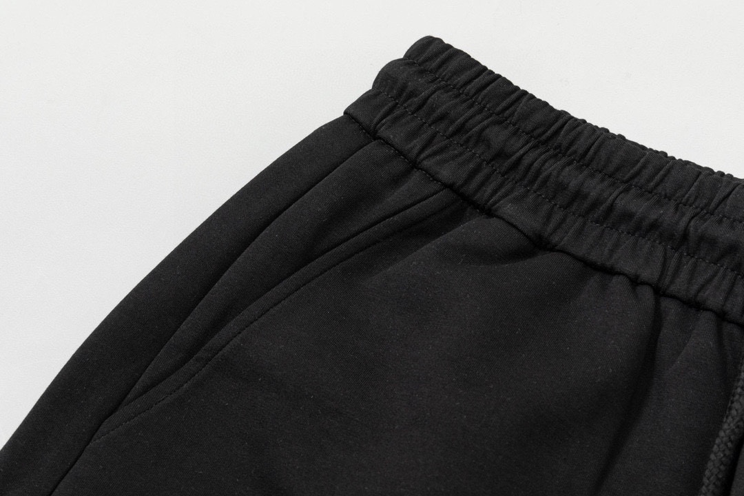 古驰/Gucci 夏季新款 两侧口袋红绿织带拼接休闲短裤-Chinese UA Cheap High Quatity Brand Clothes Bags handbags Sneakers wholesale wholesaler seller from China Factory suppliers Fashion Clothing Shoes best Quality Beautiful Price 古驰/Gucci 夏季新款 两侧口袋红绿织带拼接休闲短裤