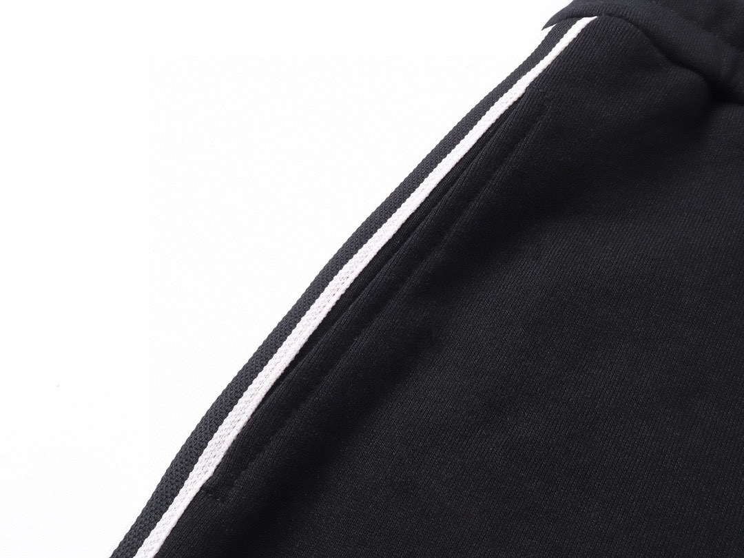 赛琳/CELINE 夏季新款 经典字母刺绣两侧条纹拼接休闲短裤 五分裤