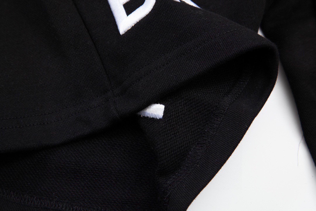 巴黎世家/Balenciaga 春夏新品 立体字母刺绣休闲短裤 五分裤 黑色