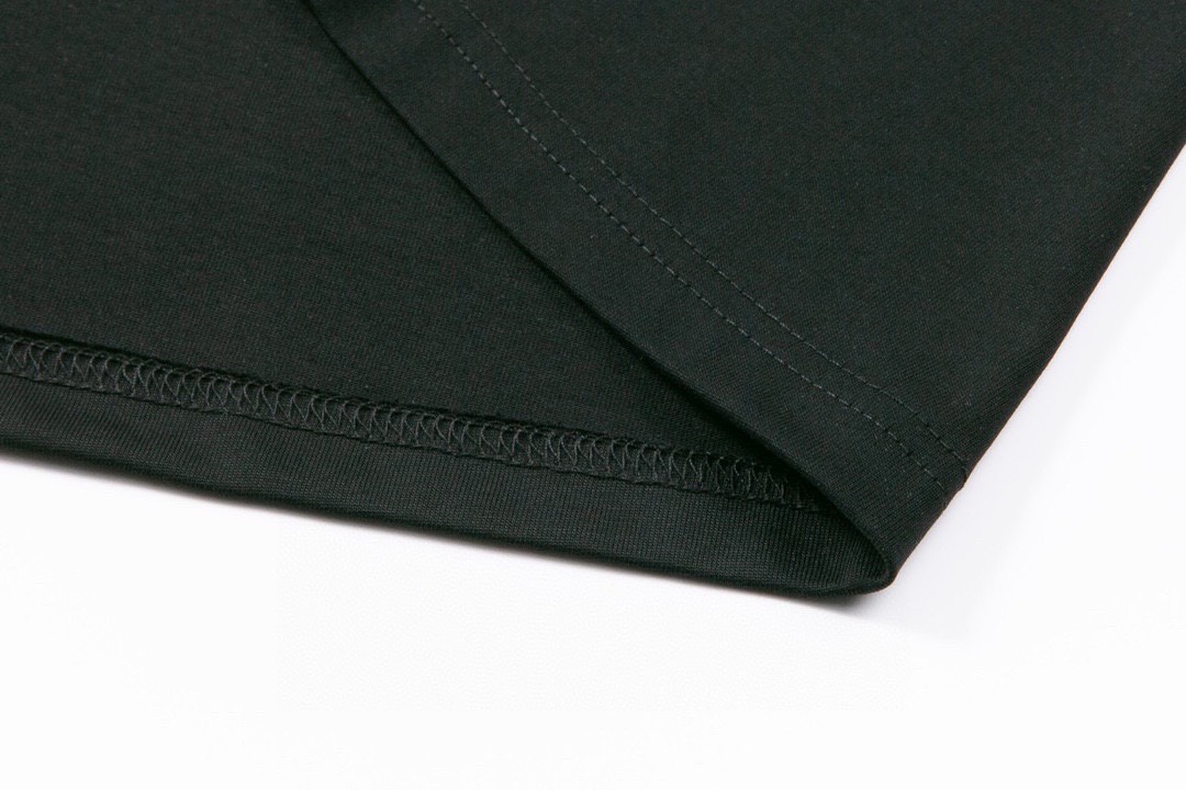 罗意威/Loewe 夏季新款 胸前刺绣徽标圆领短袖T恤 黑色-Chinese UA Cheap High Quatity Brand Clothes Bags handbags Sneakers wholesale wholesaler seller from China Factory suppliers Fashion Clothing Shoes best Quality Beautiful Price 罗意威/Loewe 夏季新款 胸前刺绣徽标圆领短袖T恤 黑色