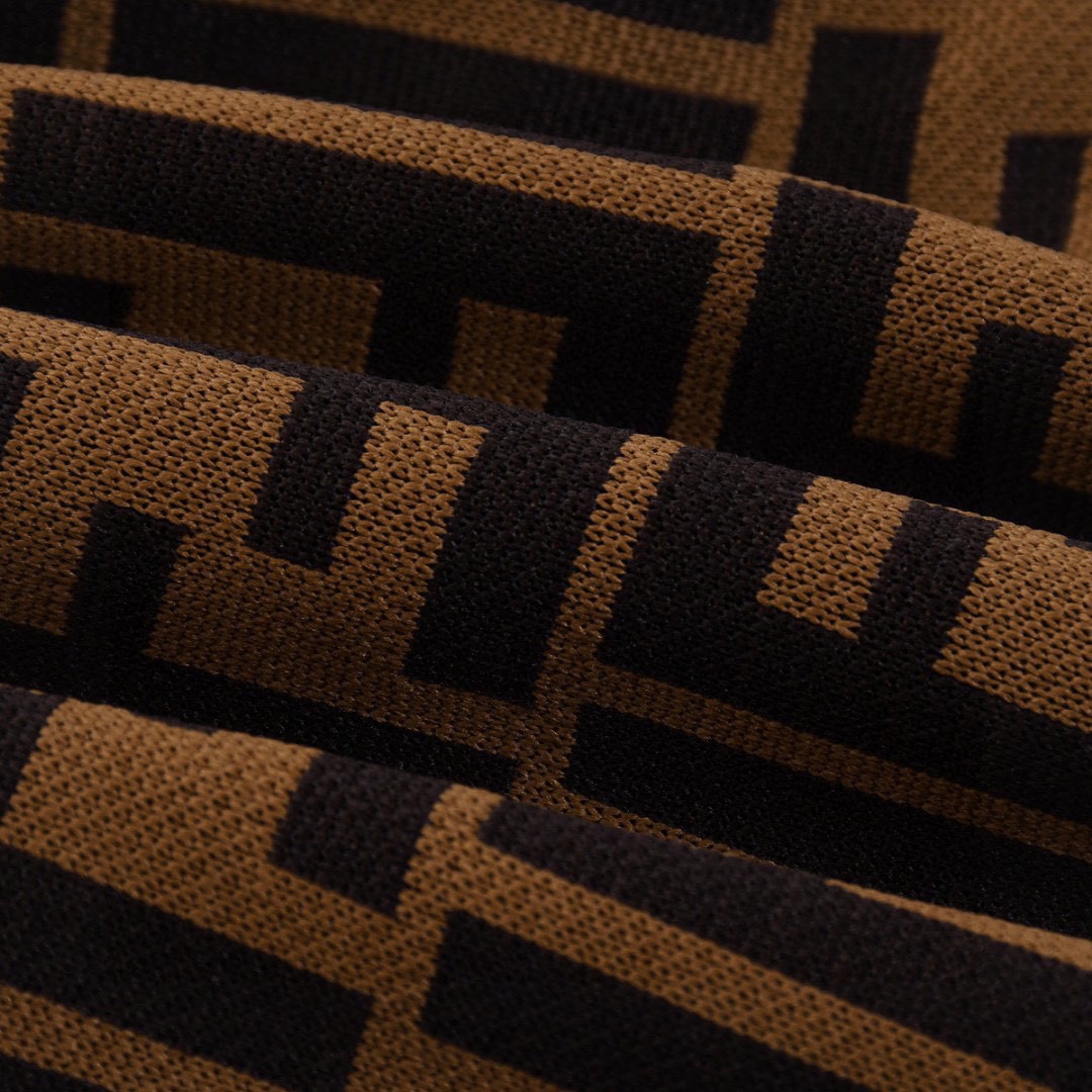 芬迪/Fendi 夏季新款 老花提花休闲短裤 卡其色