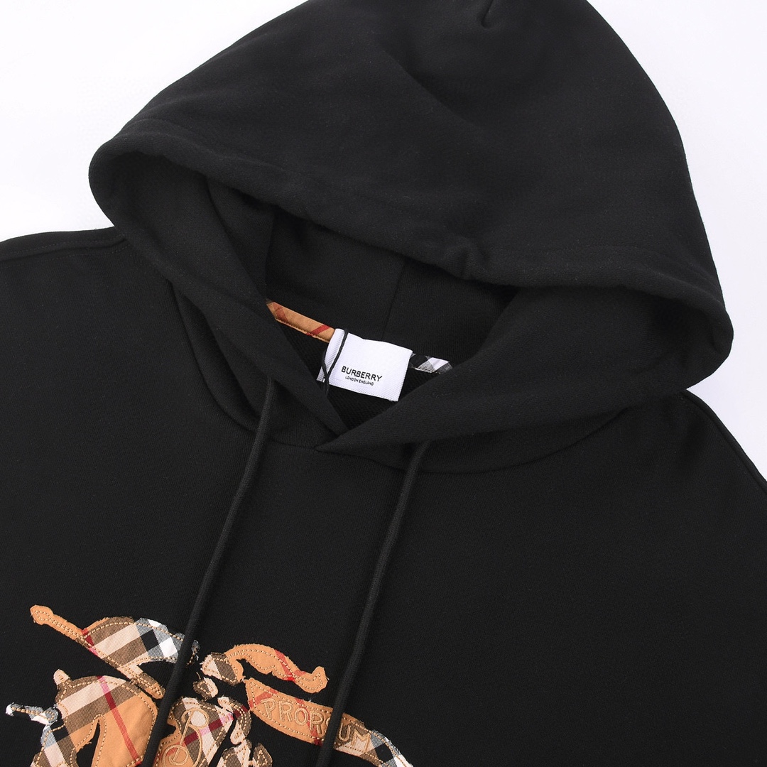 巴宝莉/Burberry 秋冬新款 战马格纹贴布刺绣连帽卫衣-High Quatity Cheap Brand wholesale wholesaler seller Clothes Bags handbags Sneakers Top Fashion Clothing Shoes from China Factory Chinese suppliers best Quality Beautiful Price 巴宝莉/Burberry 秋冬新款 战马格纹贴布刺绣连帽卫衣