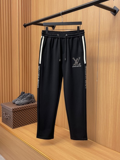 Louis Vuitton 2025 New Autumn/Winter Classic Logo Black Casual Pants 1 Louis Vuitton 2025 New Autumn/Winter Classic Logo Black Casual Pants