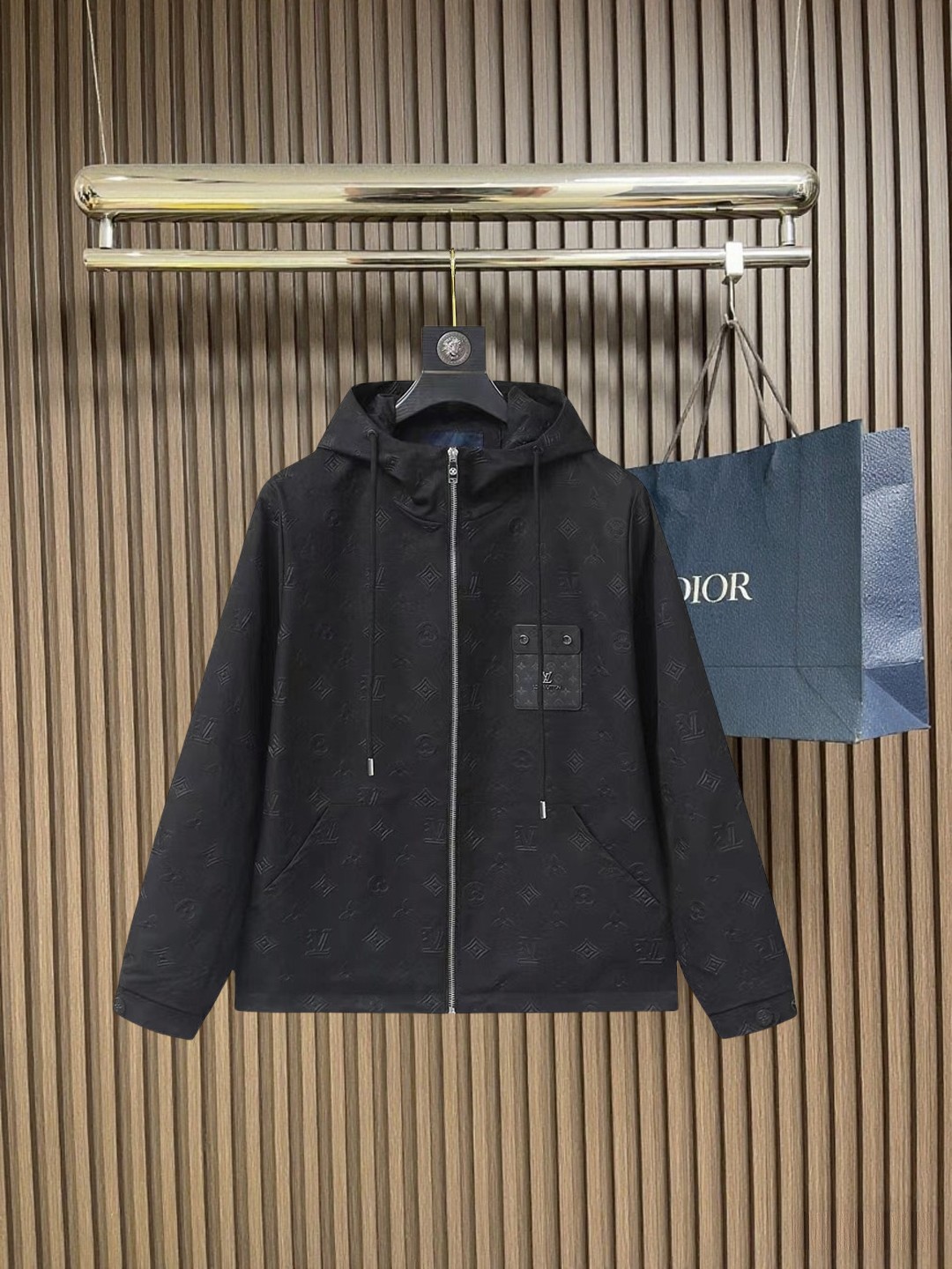 P240 es compatible con las chaquetas nuevas de otoño 2025 de alta calidad de LV y los nuevos productos de la feria‼ El …
