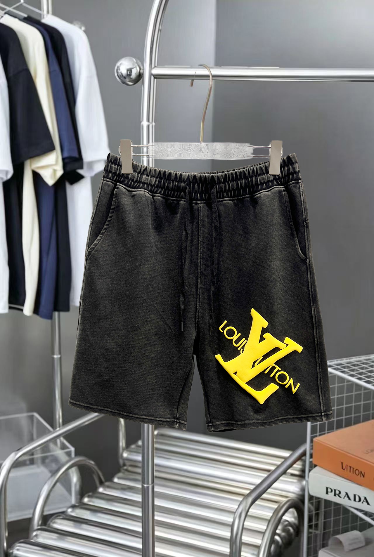 P120 Louis Vuitton 2025 nueva temporada de verano, pantalones cortos casuales, tela personalizada de boutique, alta tra…