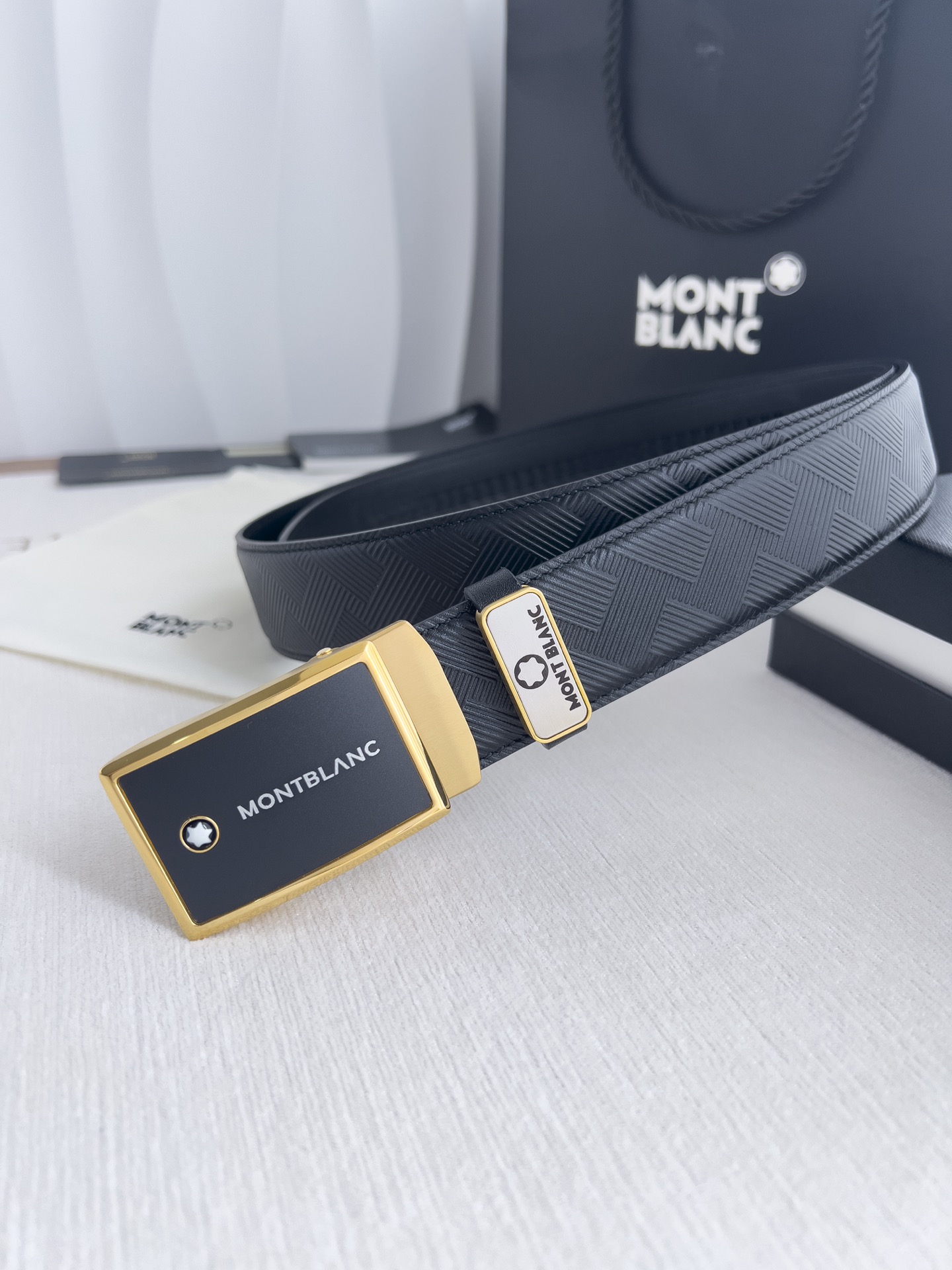 MontBlanc Gürtel Gold Hardware Rindsleder Echtleder