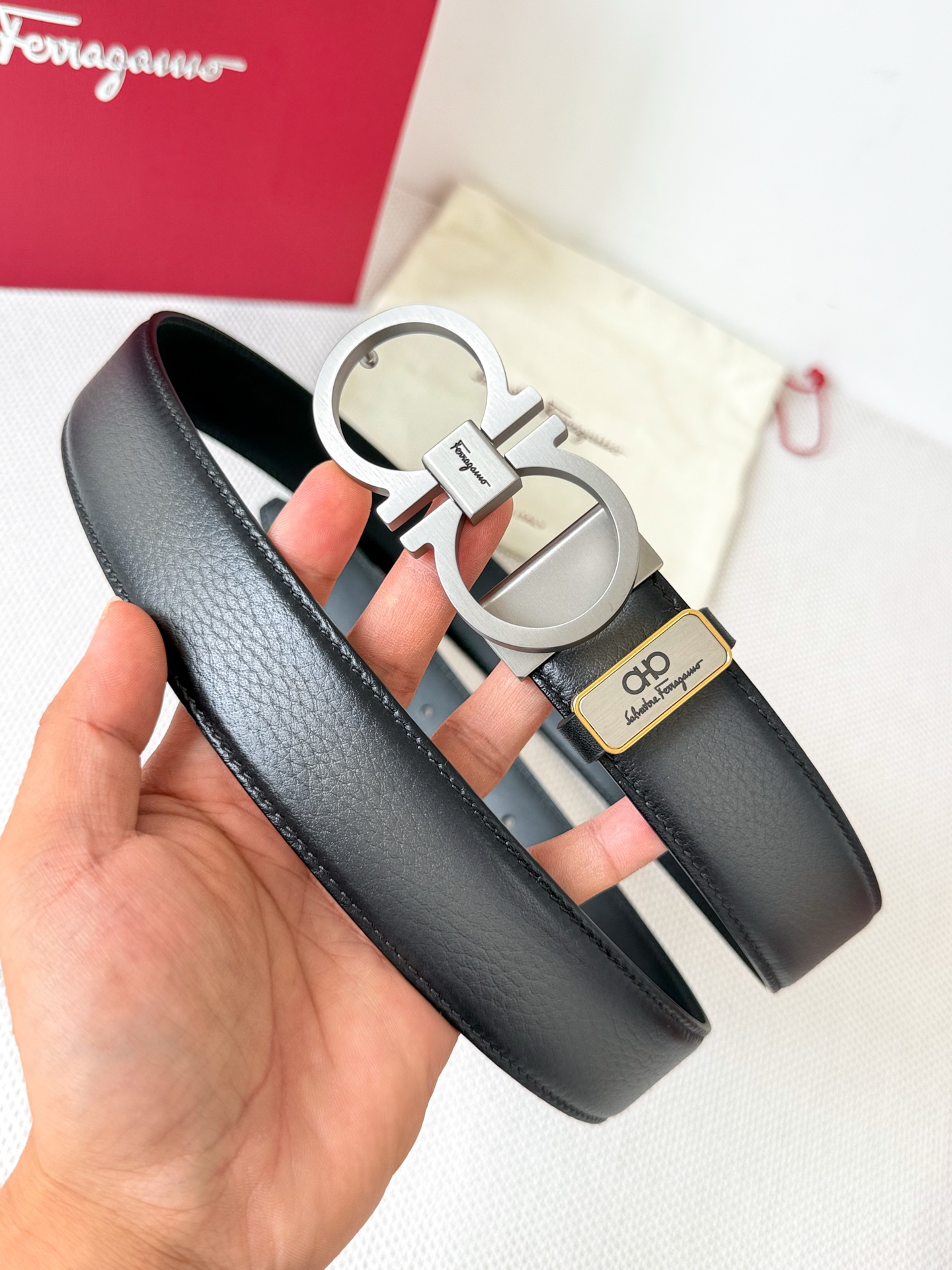 .Ferrgamo✈️ · · 🐂 🌈 ✨ ➕ ✈️ 3.5cm Ferragamo Cintura Novità