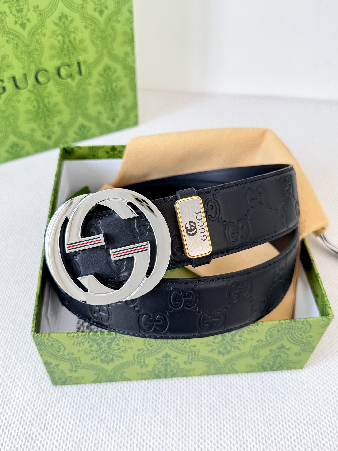 .Gu...cci· · ✈️· 🐂 24k 🌈 ➕ ✈️ 3.8cm Gucci Cintura