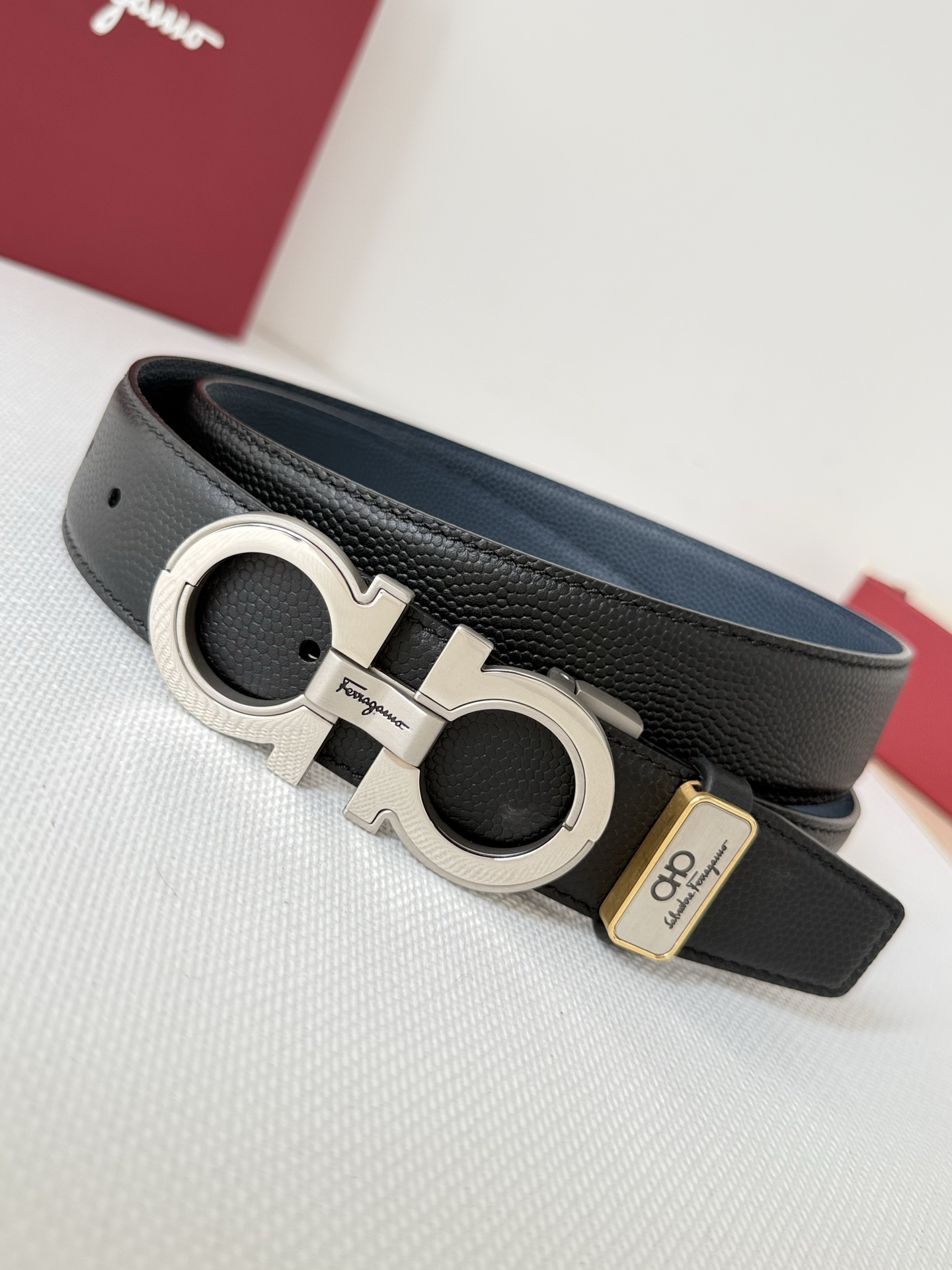 .Ferrgamo✈️ · · 🐂 🌈 ✨ ➕ ✈️ 3.5cm Ferragamo Cintura Novità