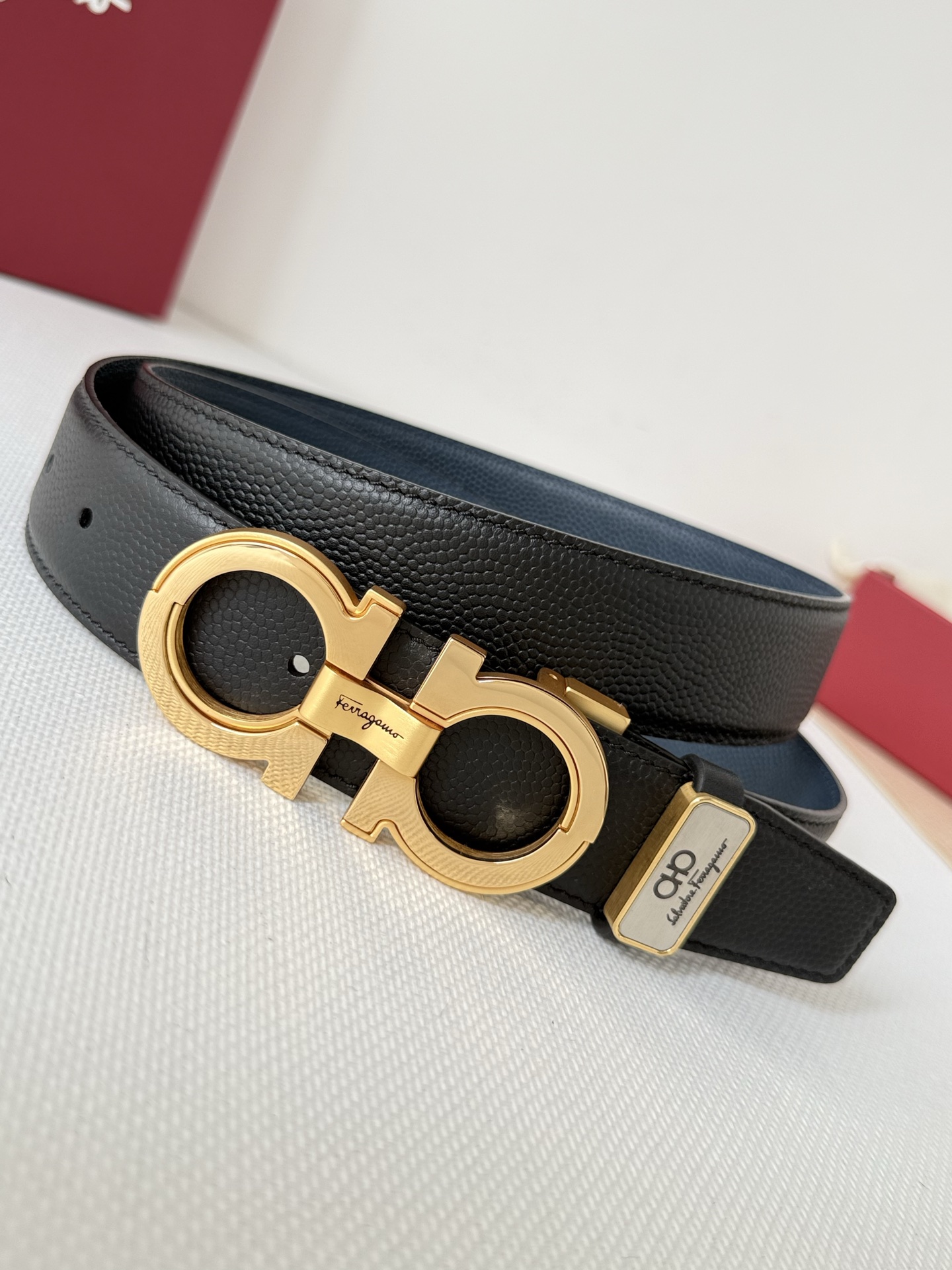 .Ferrgamo✈️ · · 🐂 🌈 ✨ ➕ ✈️ 3.5cm Ferragamo Cintura Novità