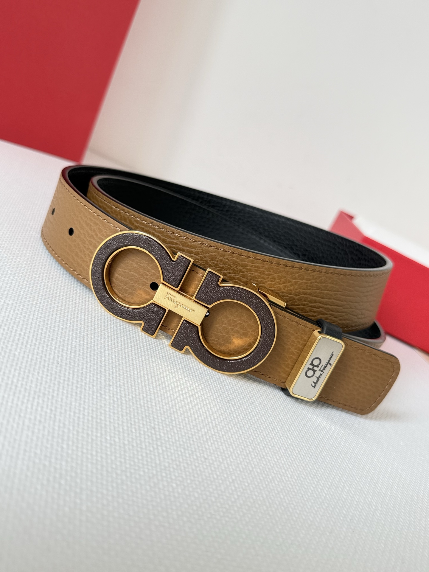 .Ferrgamo✈️ · · 🐂 🌈 ✨ ➕ ✈️ 3.5cm Ferragamo Cintura Novità