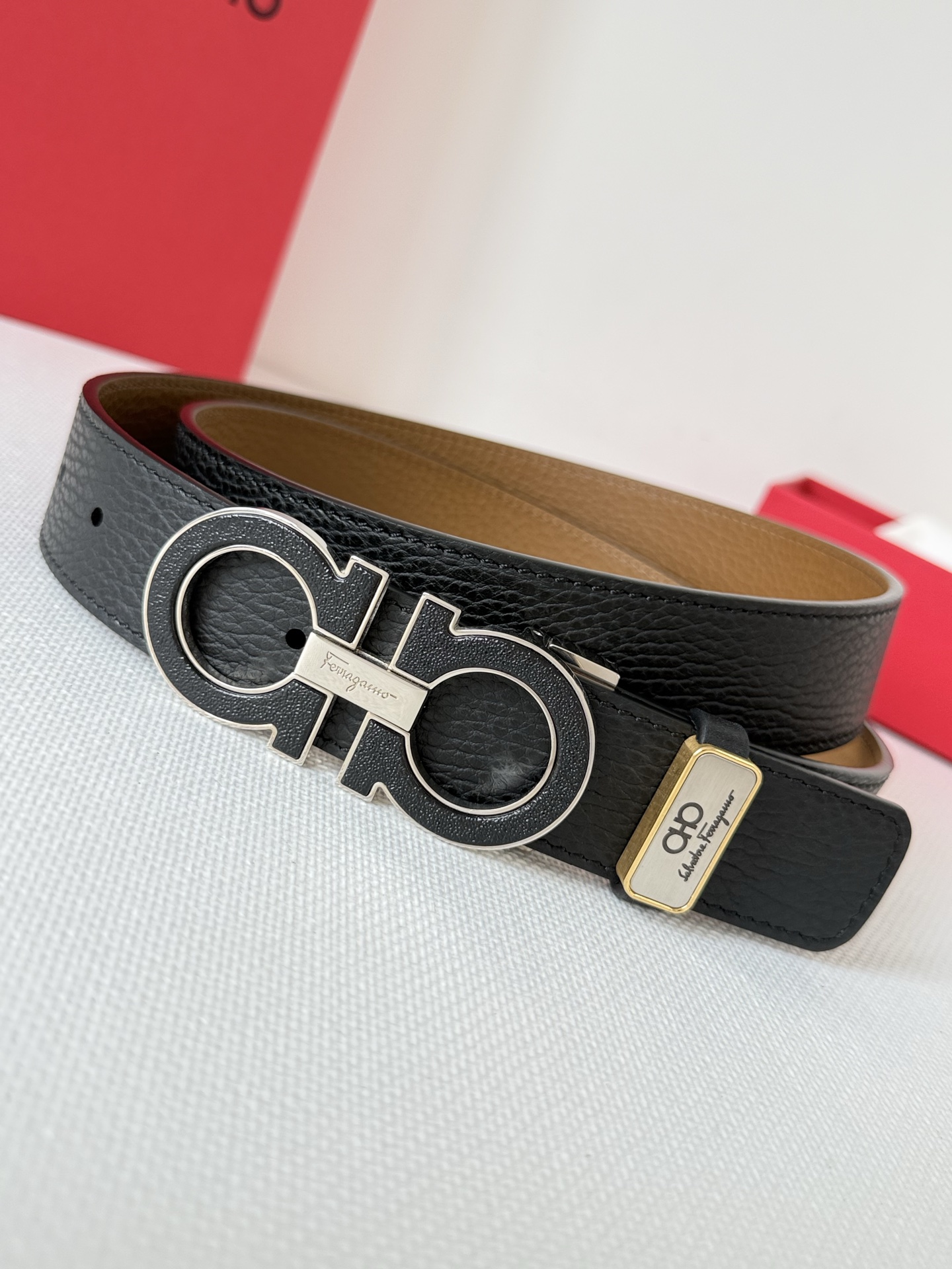 .Ferrgamo✈️ · · 🐂 🌈 ✨ ➕ ✈️ 3.5cm Ferragamo Cintura Novità