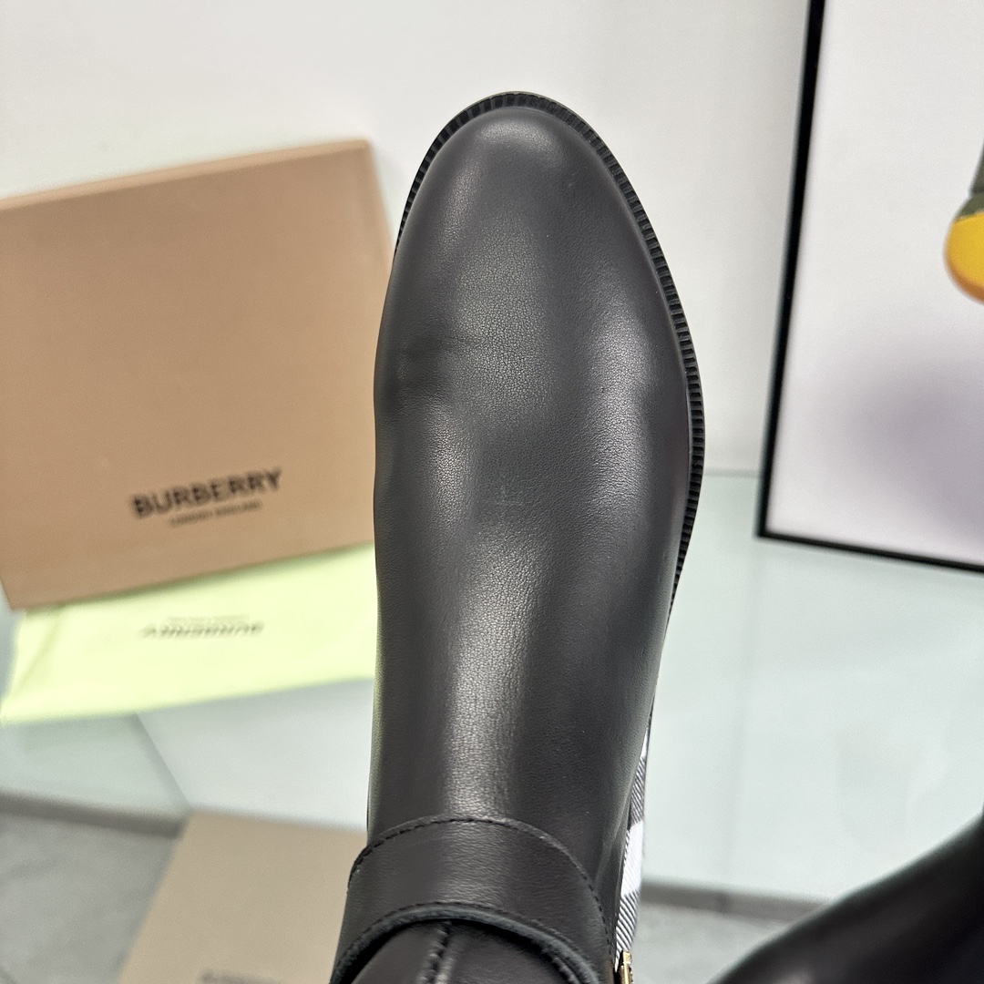 Burberry House Check Oxen Skin Boots Collection Overview - 图片 8