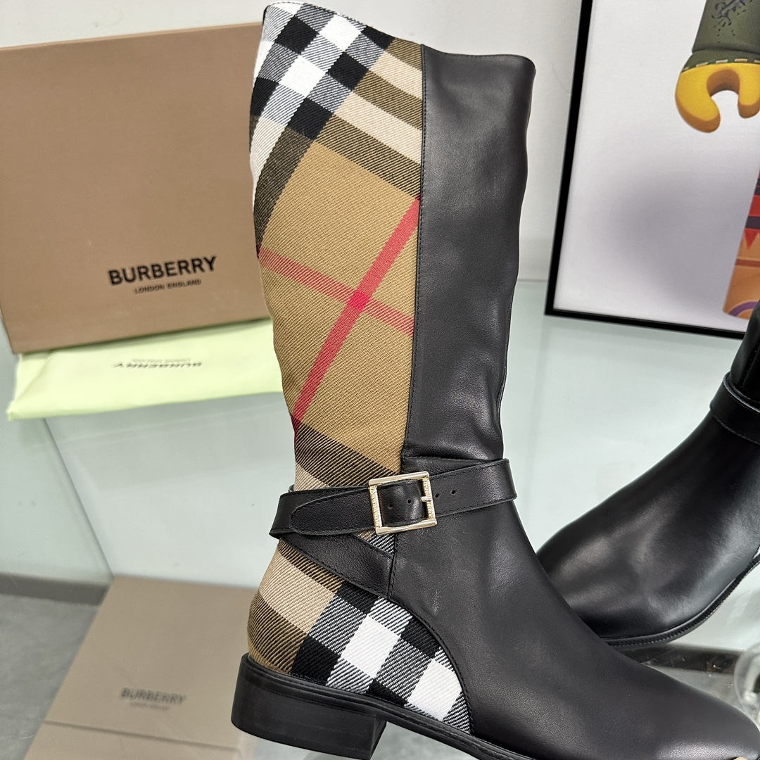 Burberry House Check Oxen Skin Boots Collection Overview - 图片 7