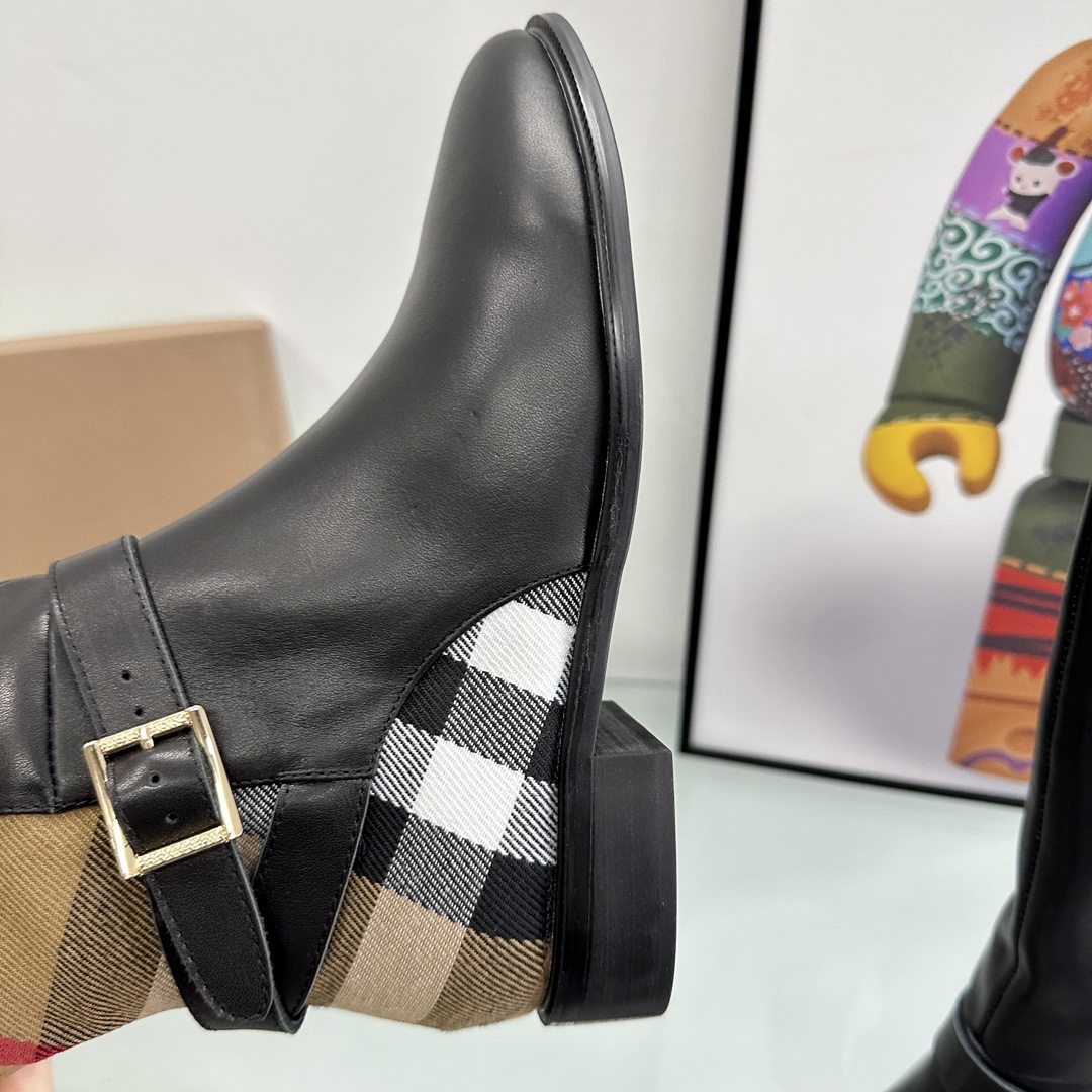 Burberry House Check Oxen Skin Boots Collection Overview - 图片 5