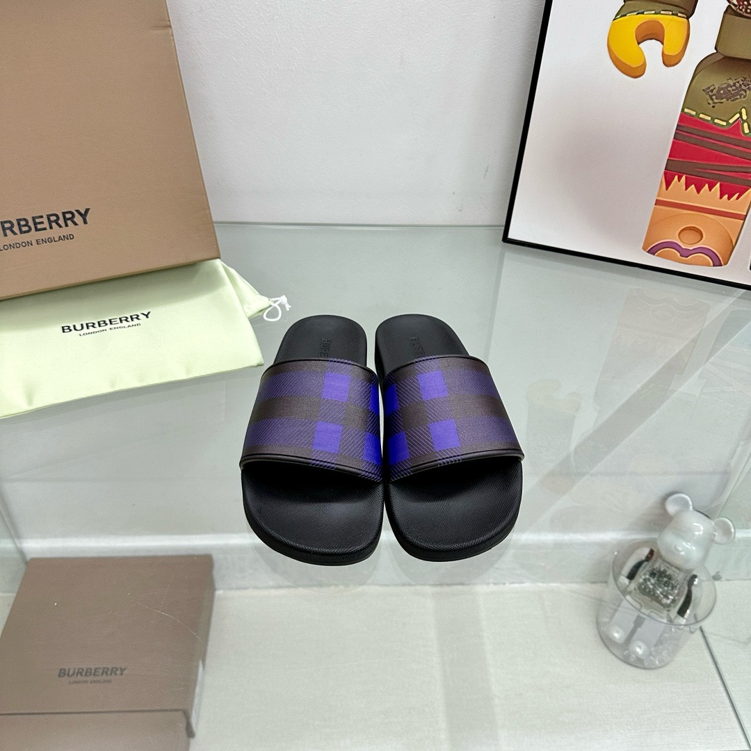 NO:256830,New products are on the shelves, and the new Burberry counter slippers are decorated with brand letters three-dimensional logos, as well as the Burberry debut series name 