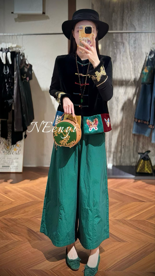 Elegant Silk Velvet Embroidered Vest - Chinese Style Autumn Winter Fashion 1 Elegant Silk Velvet Embroidered Vest - Chinese Style Autumn Winter Fashion