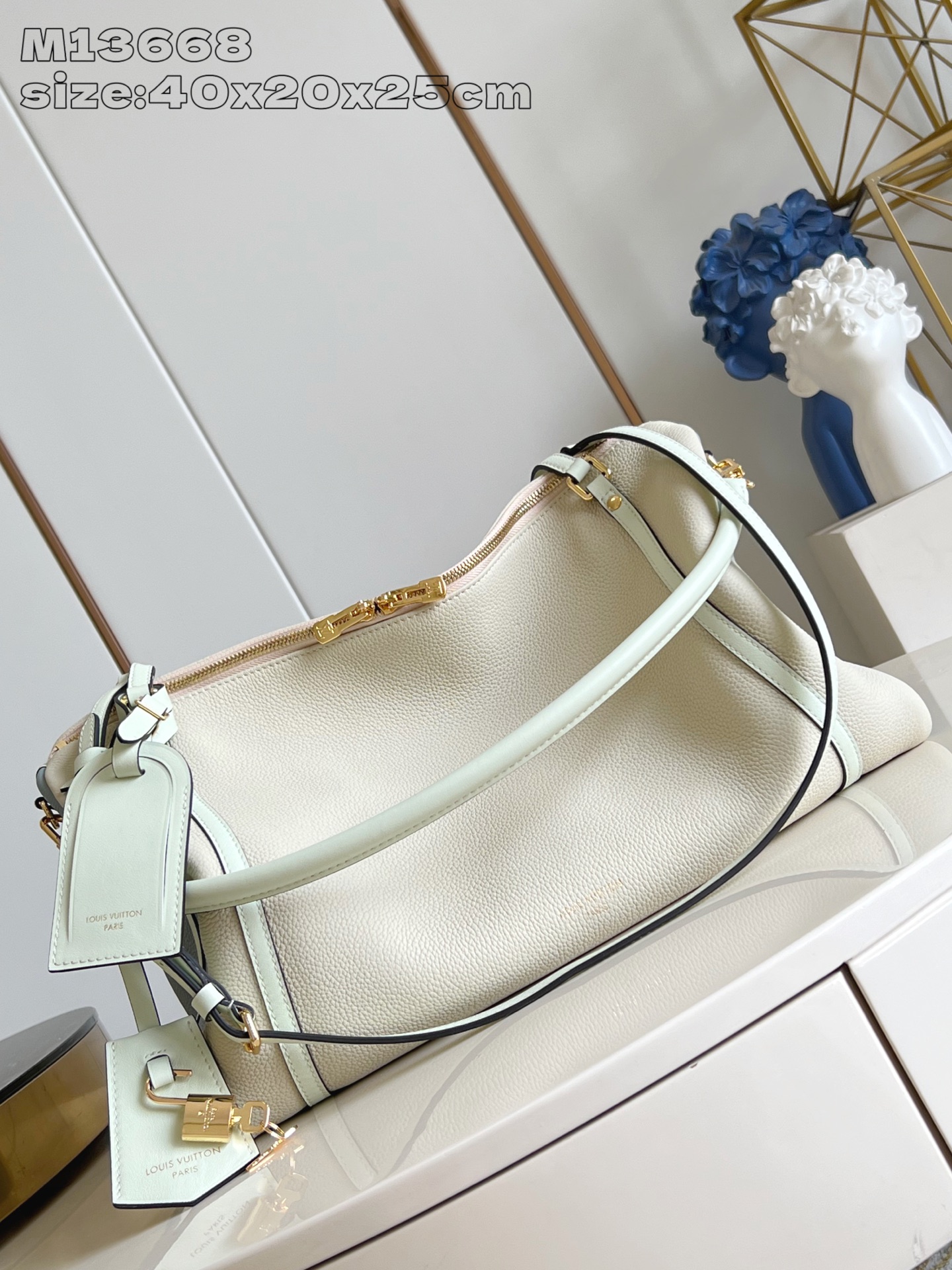 批 顶级原单复刻✨M13668奶白 Louis Vuitton 2025 秋冬系列。  创...