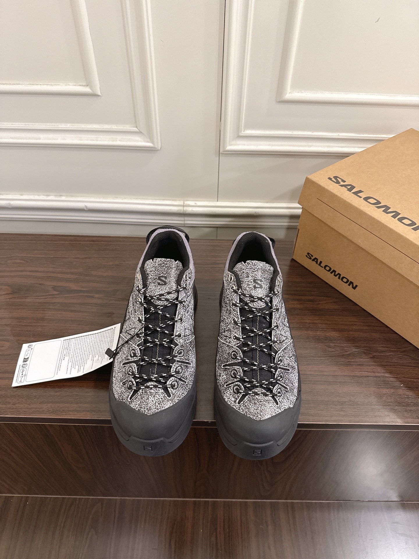 NO:626034,(Couple model) Salomon Salomon's 2025 autumn and winter new XT-ALp new color running shoes, casual sports shoes, solid feeling on the foot: the midsole is equipped with a full-length fiberglass energy plate and an ultra-thick elastic foam midsole, which has full propulsion when running, strong cushioning feedback, and is stable for daily commuting or training. The upper is cowhide leather with horse hair. The inner layer is made of breathable mesh outsole. Wear-resistant and non-slip rubber sole  35-45 (women’s 41.45, custom-made and non-refundable), casual shoes/sports shoes, loro piana, sneakers, cowhide19860909（情侣款） Salomon 萨洛蒙 2025秋冬新款XT-ALp新色系跑步鞋休闲运动鞋  上脚实感:中底搭载全掌玻璃纤维能量板和超厚弹性泡沫中底,跑动时推进力十足,缓震回馈很强,日常通勤或训练都很稳 鞋面牛皮花皮配马毛 内层材质透气网面 大底 耐磨防滑橡胶底 35-45（女41.45定做不退换）,休闲鞋/运动鞋,loro piana,sneakers,cowhide,Women's Shoes