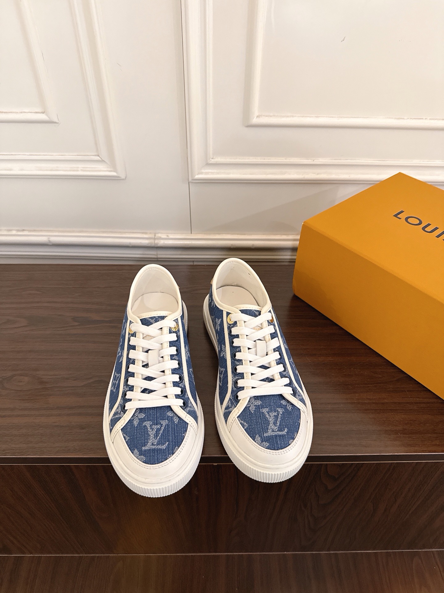 Louis Vuitton Sneakers