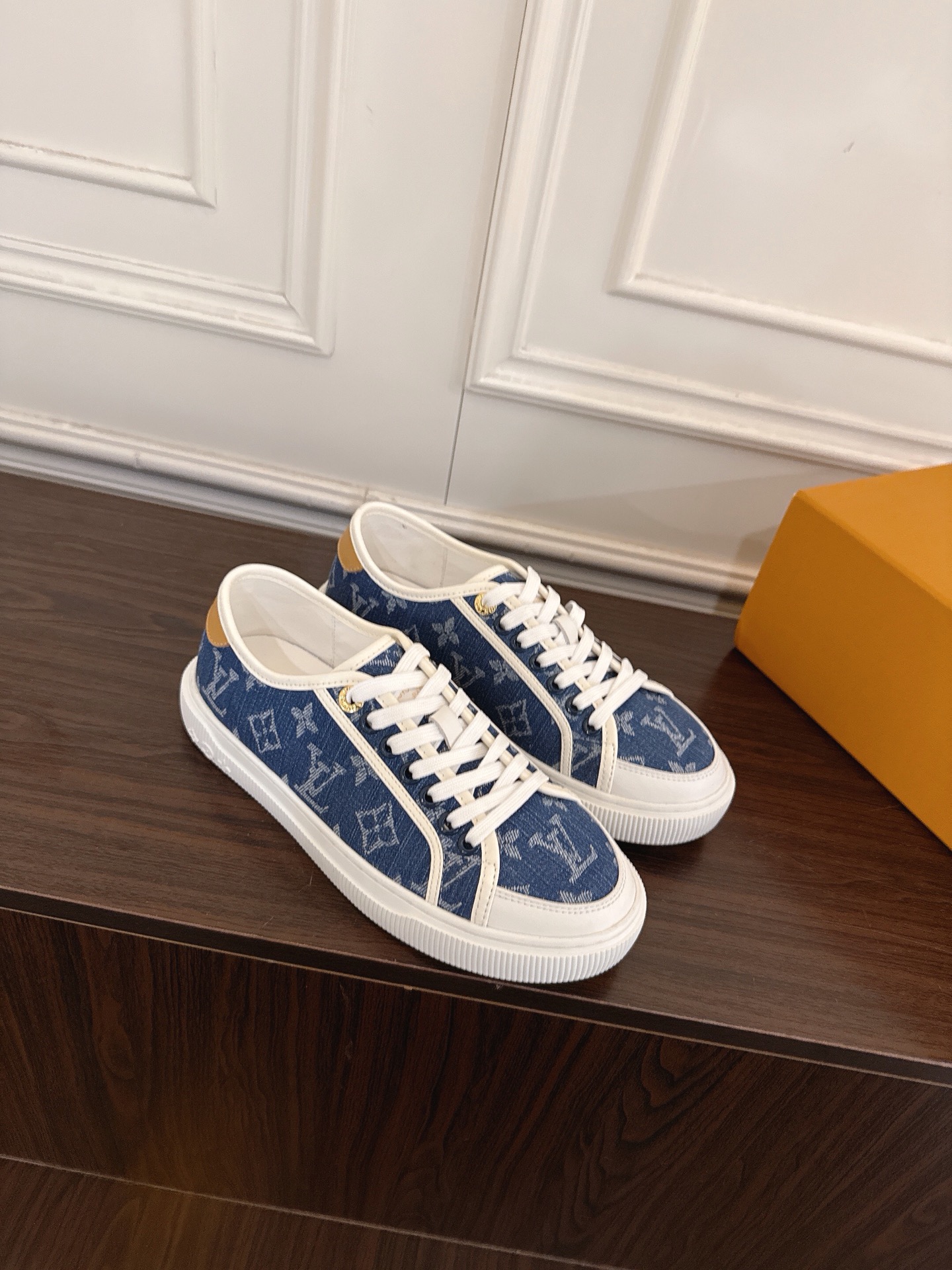 Louis Vuitton Sneakers