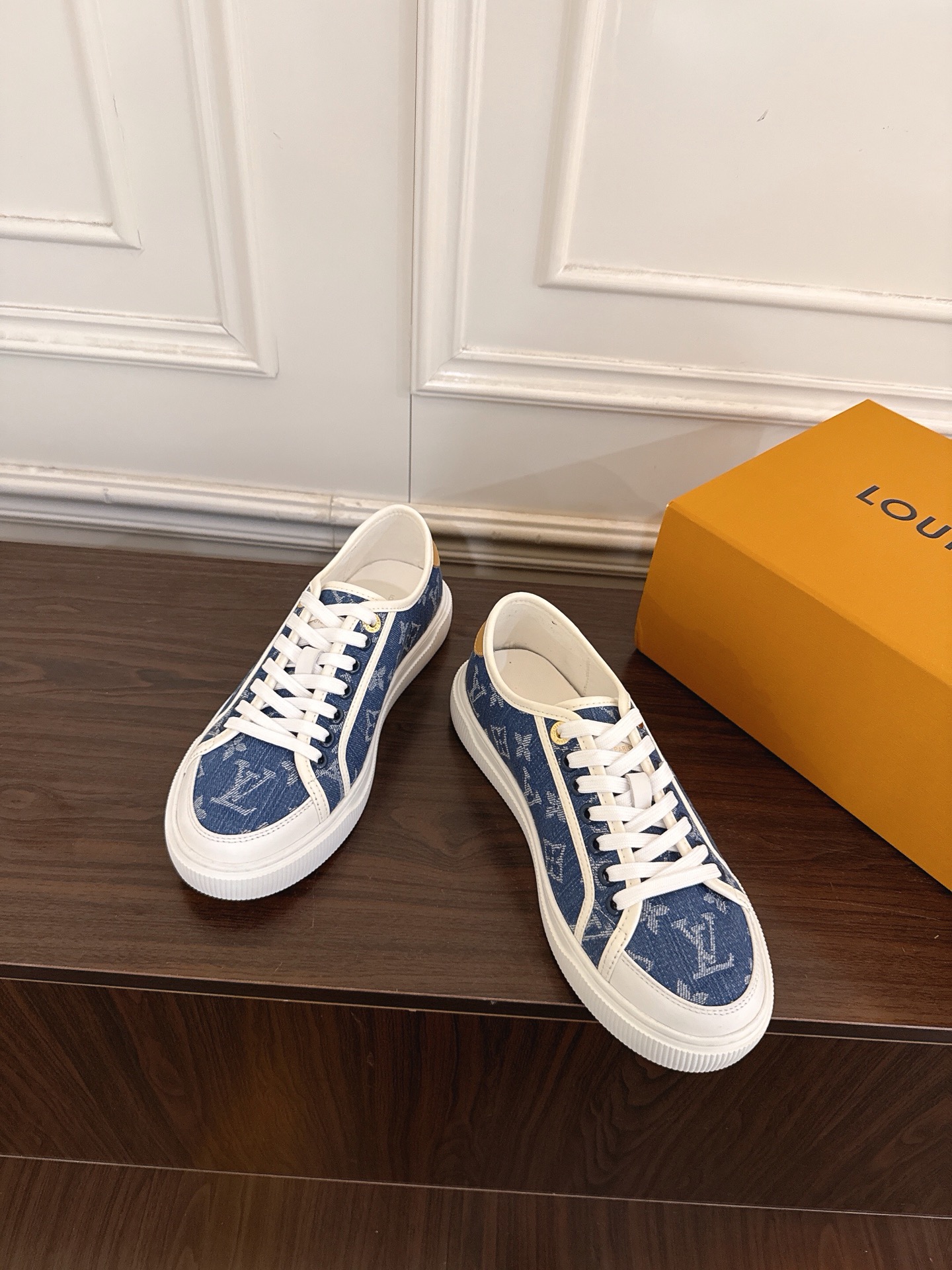 Louis Vuitton Sneakers