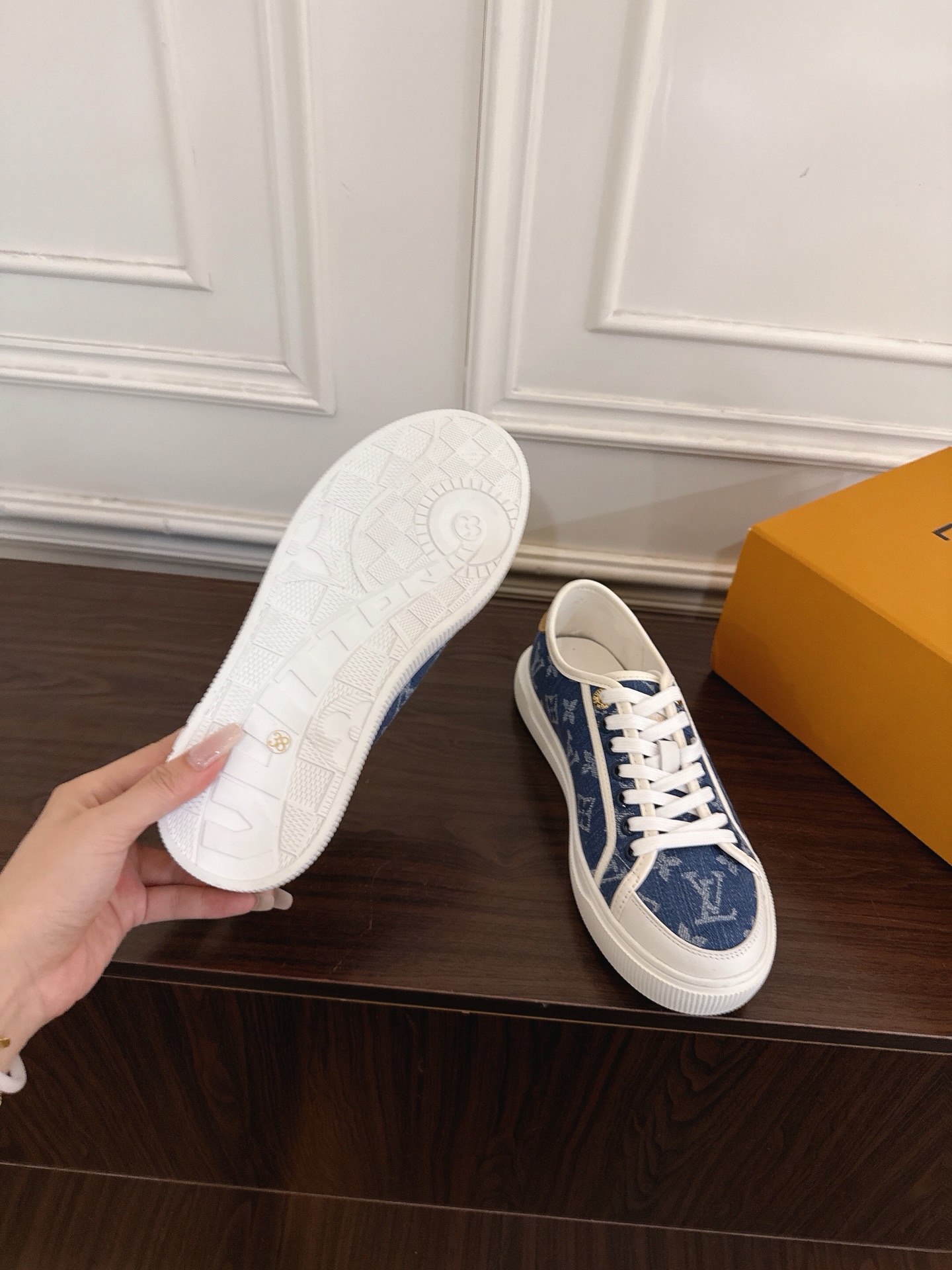 Louis Vuitton Sneakers