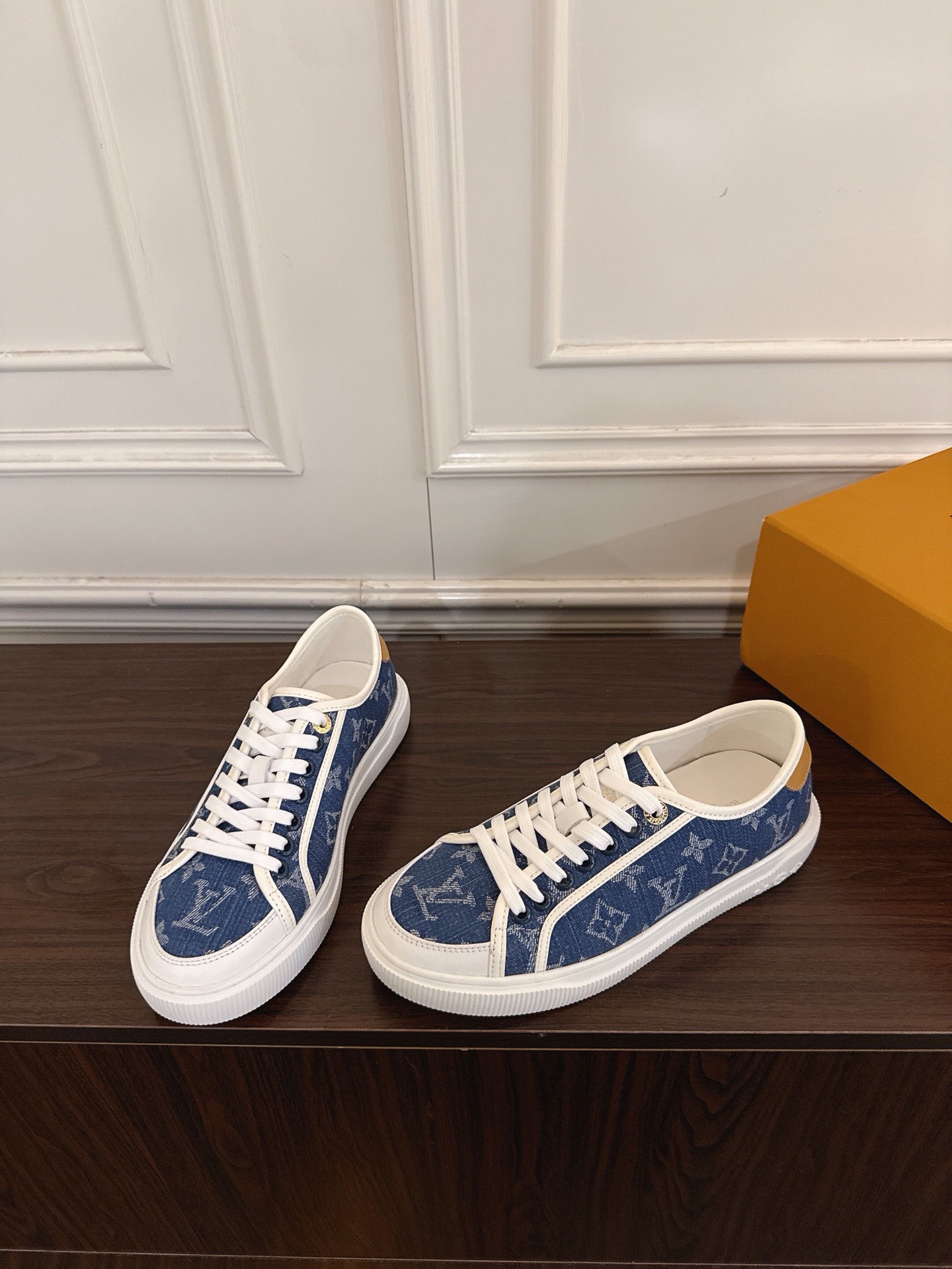 Louis Vuitton Sneakers