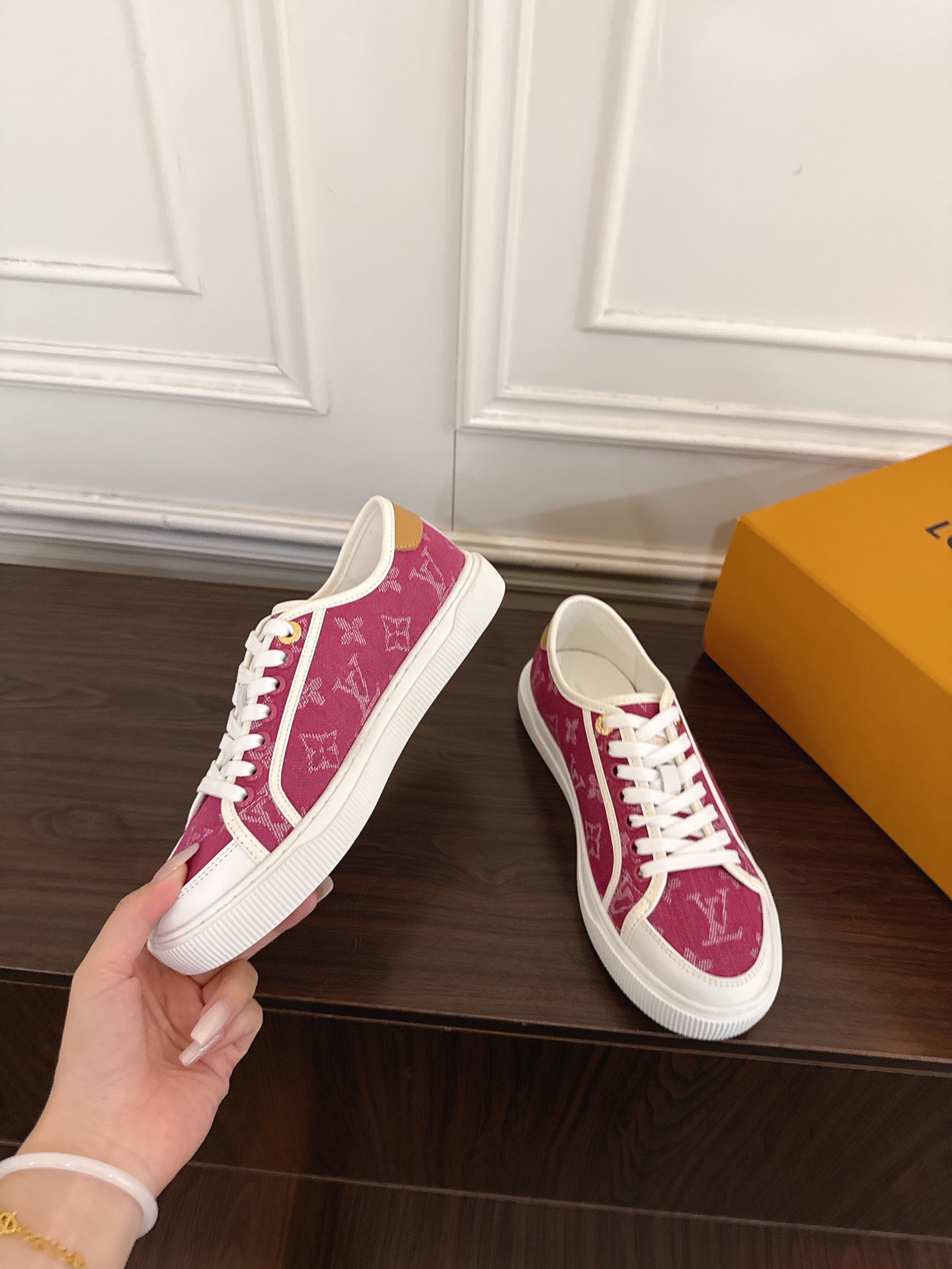 Louis Vuitton Sneakers