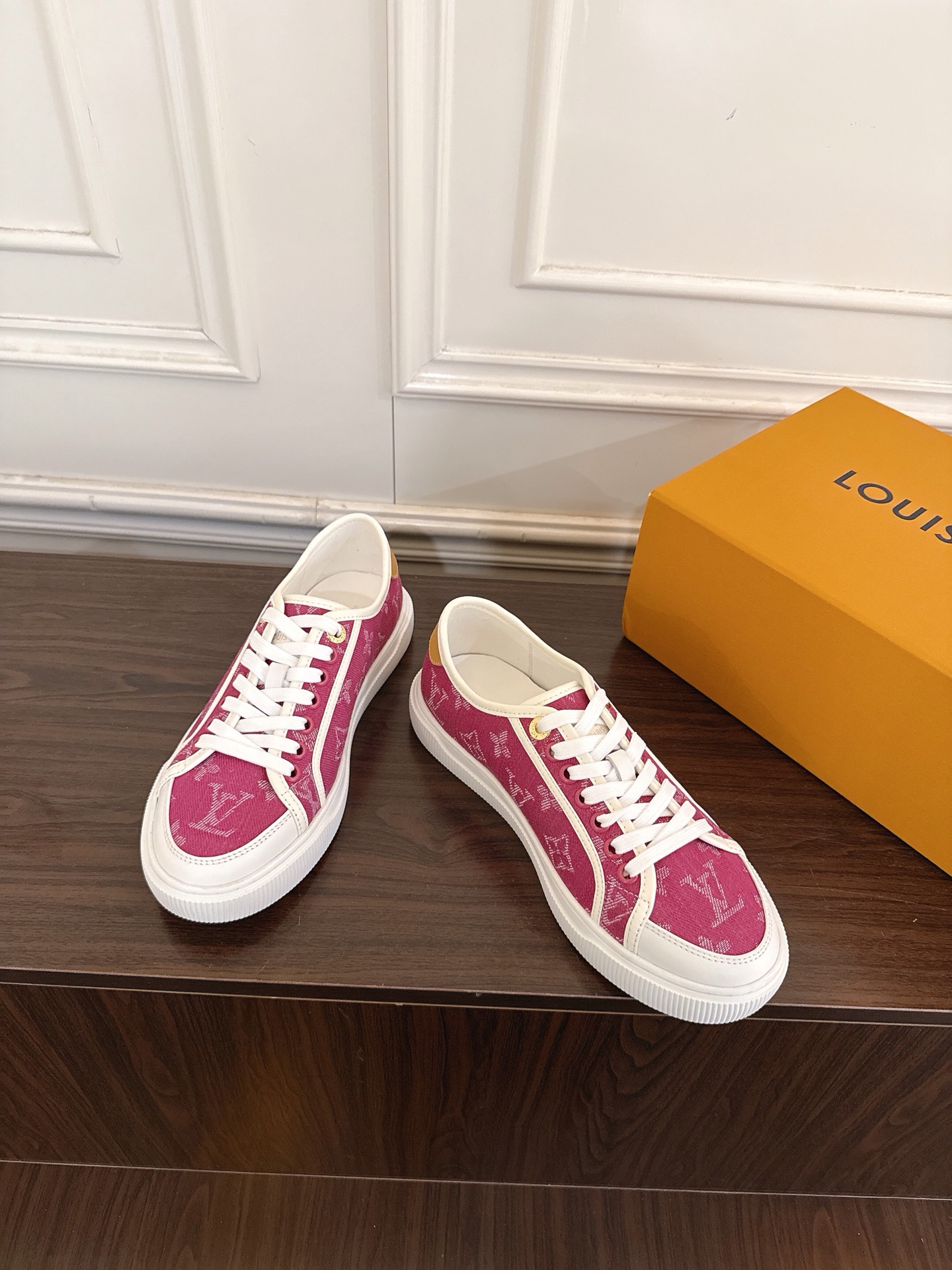 Louis Vuitton Sneakers