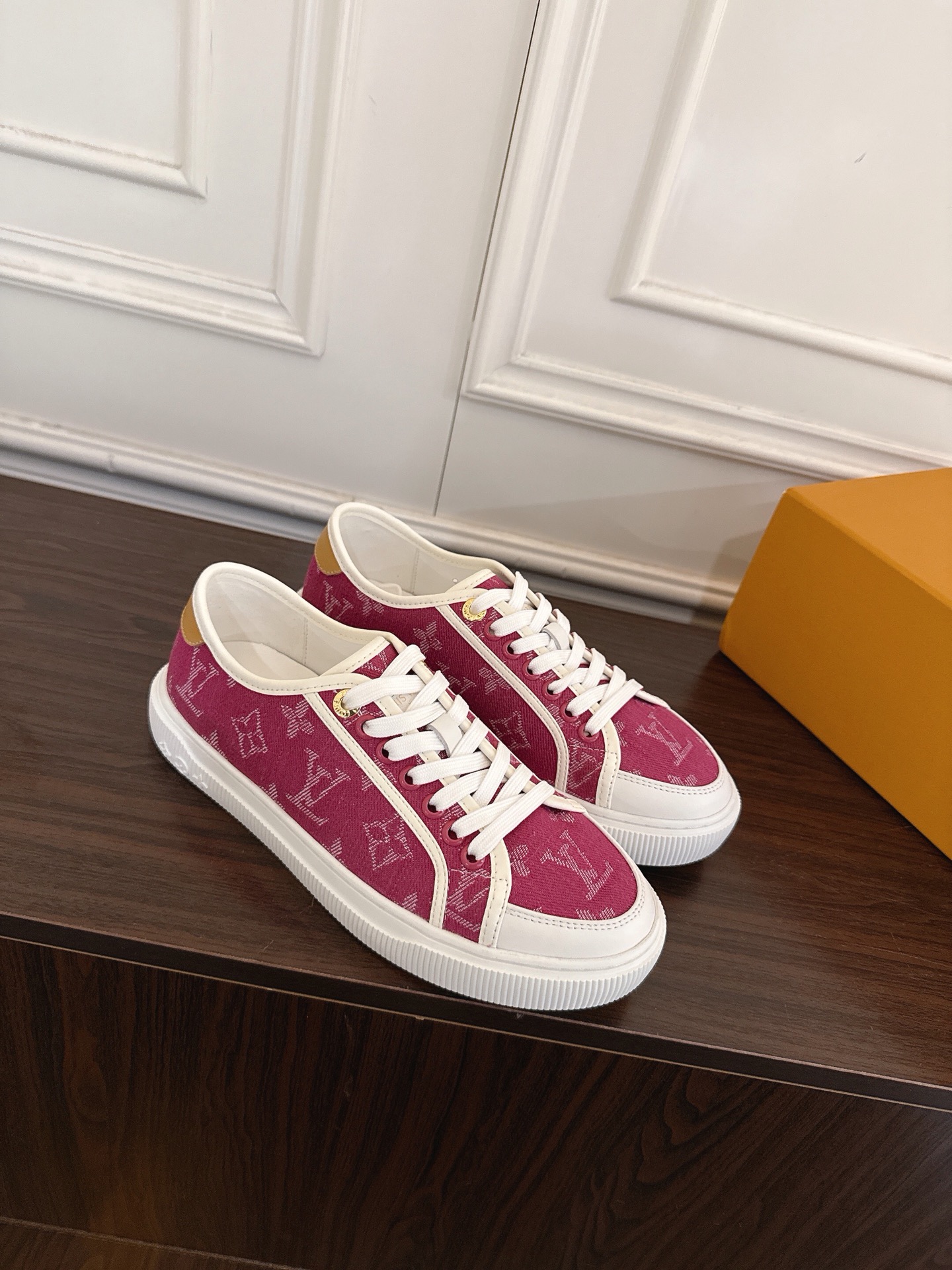 Louis Vuitton Sneakers