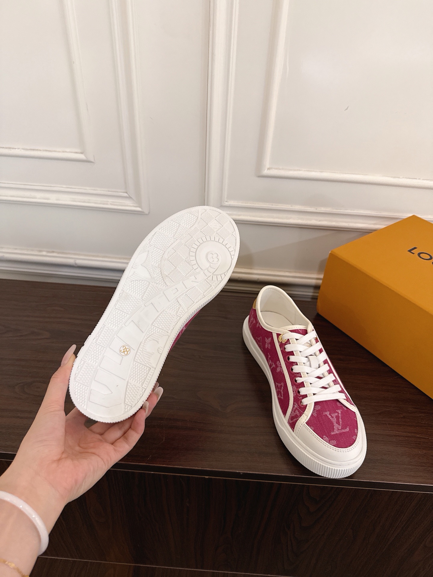 Louis Vuitton Sneakers
