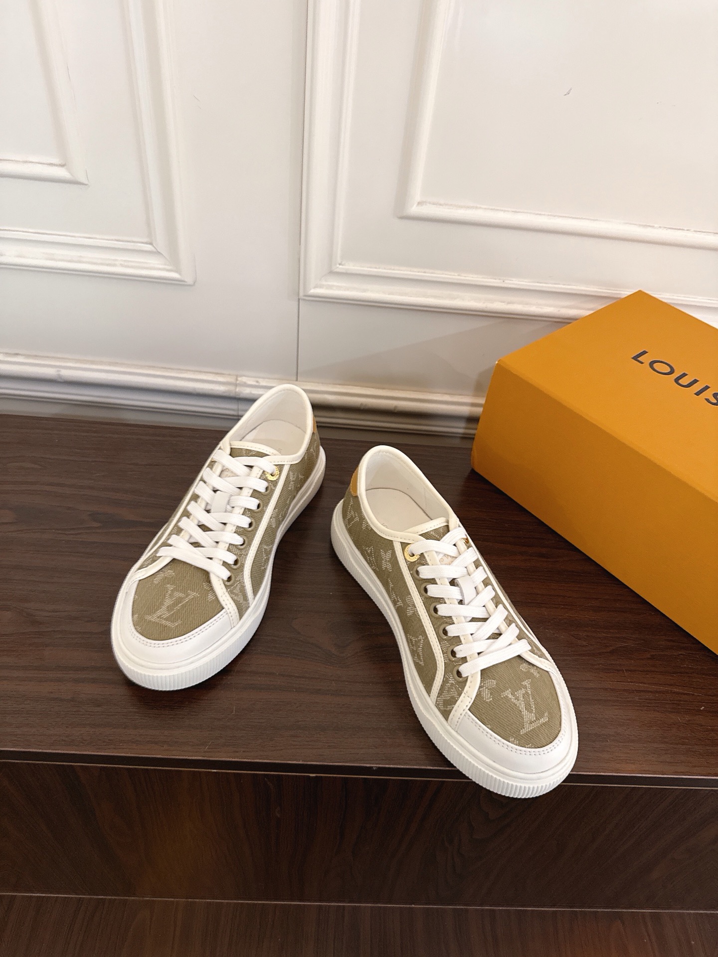 Louis Vuitton Sneakers