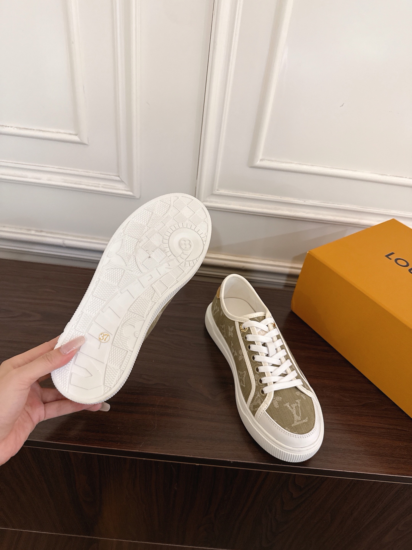 Louis Vuitton Sneakers