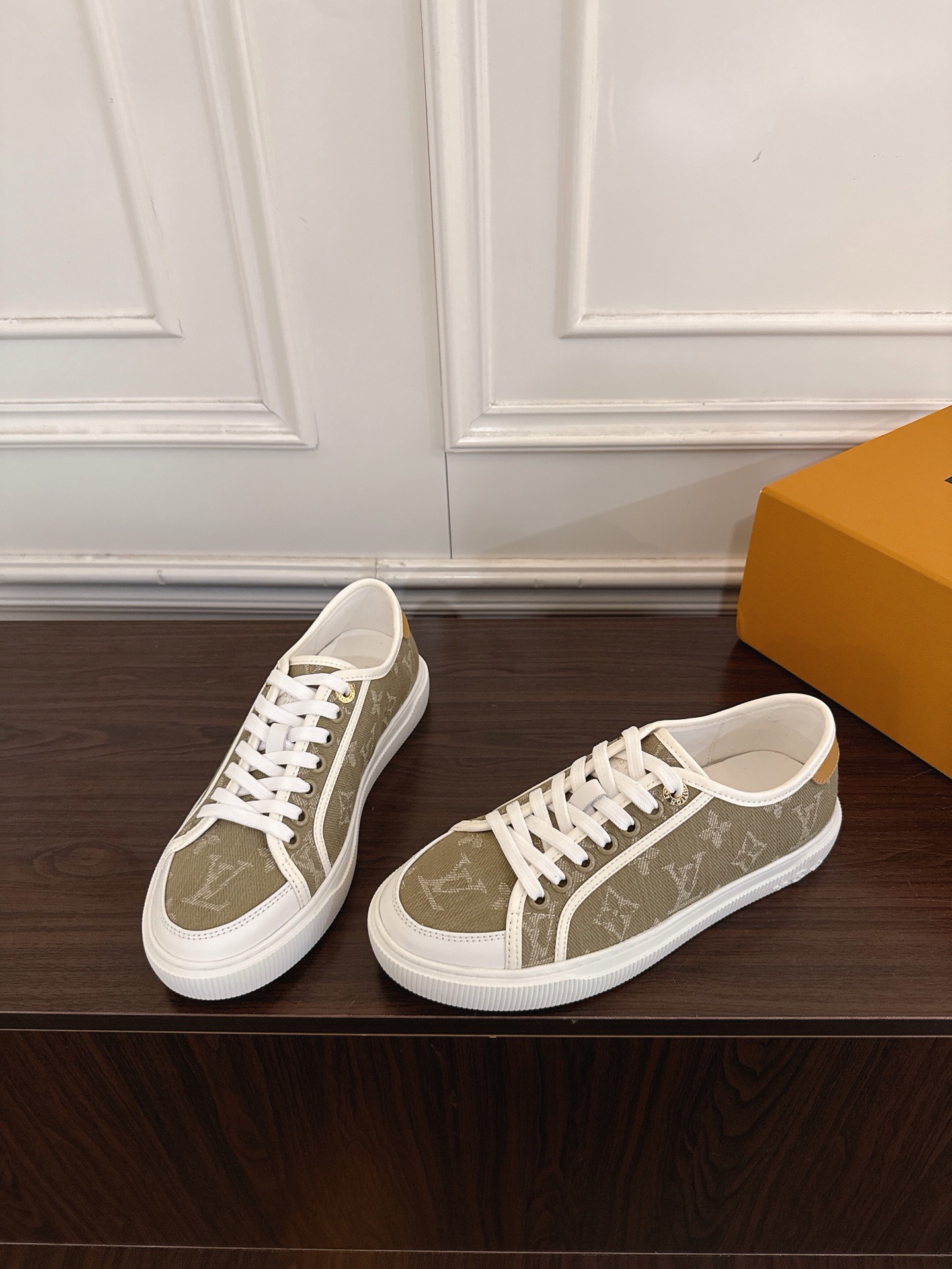 Louis Vuitton Sneakers