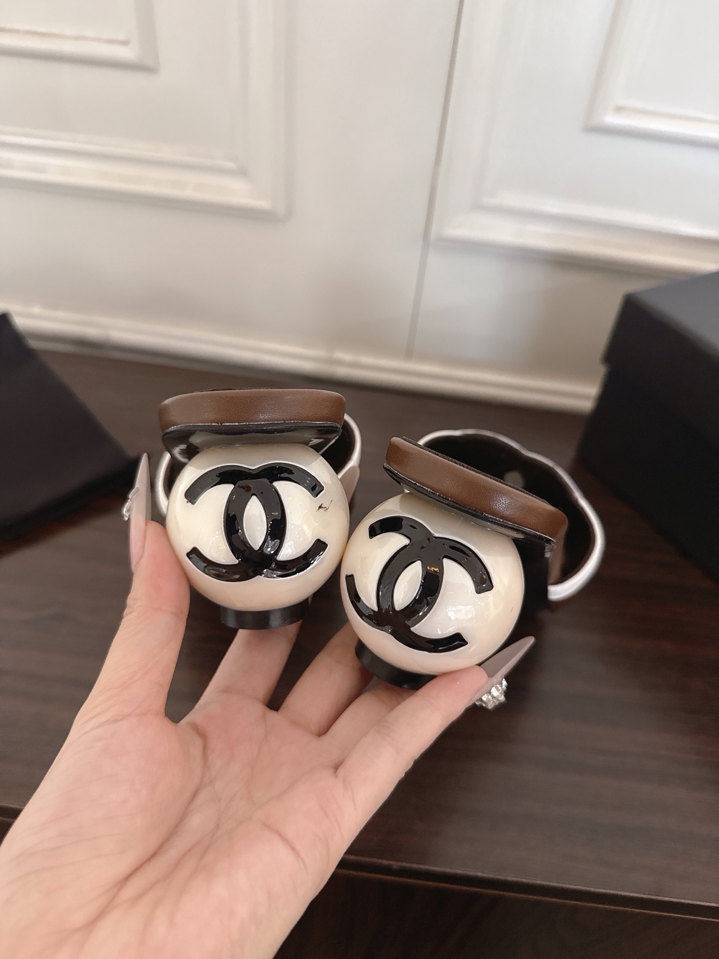 Chanel Slides