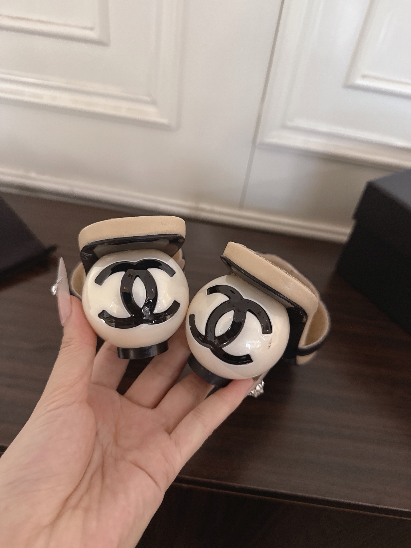 Chanel Slides