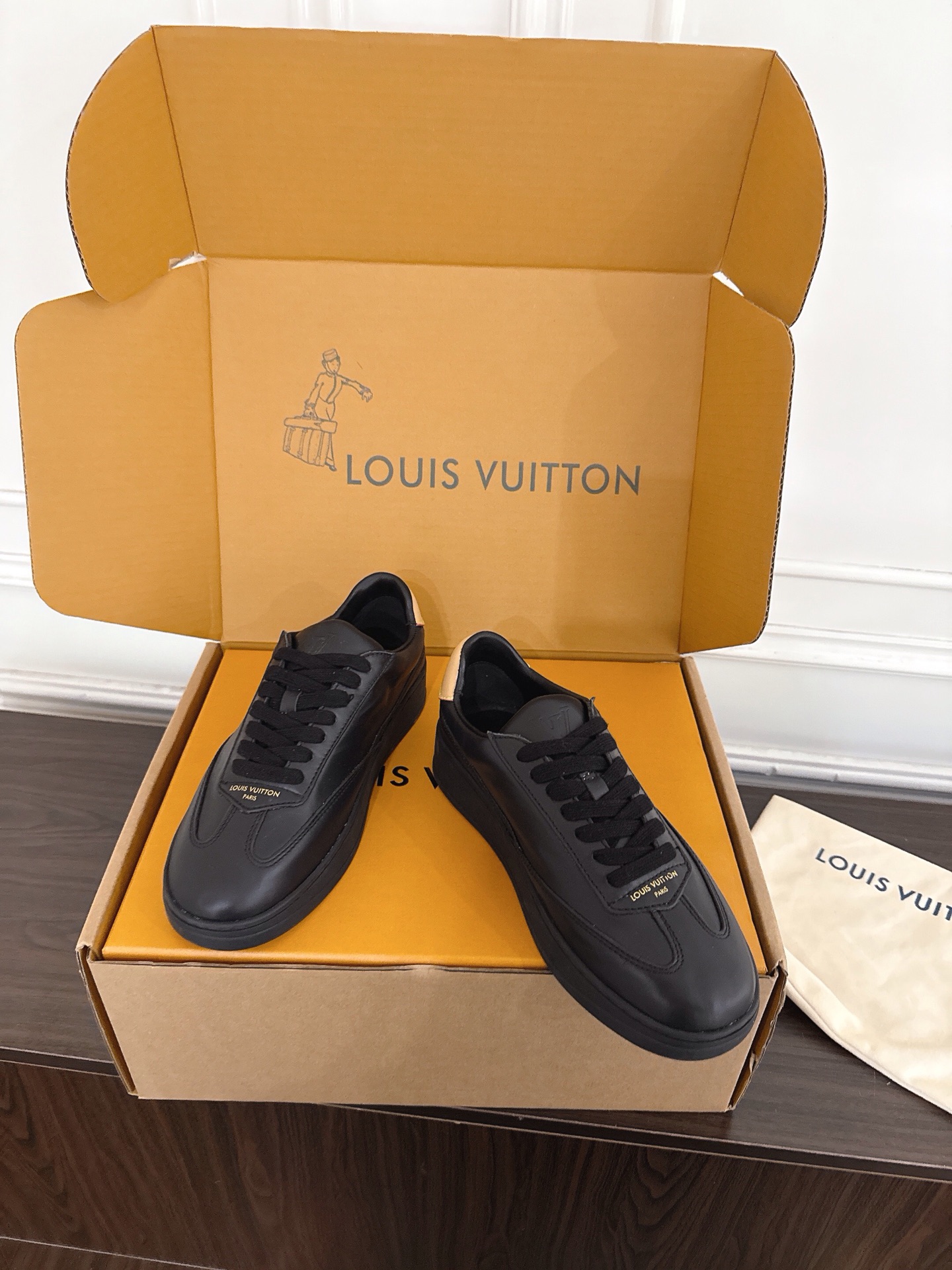 Louis Vuitton Sneakers