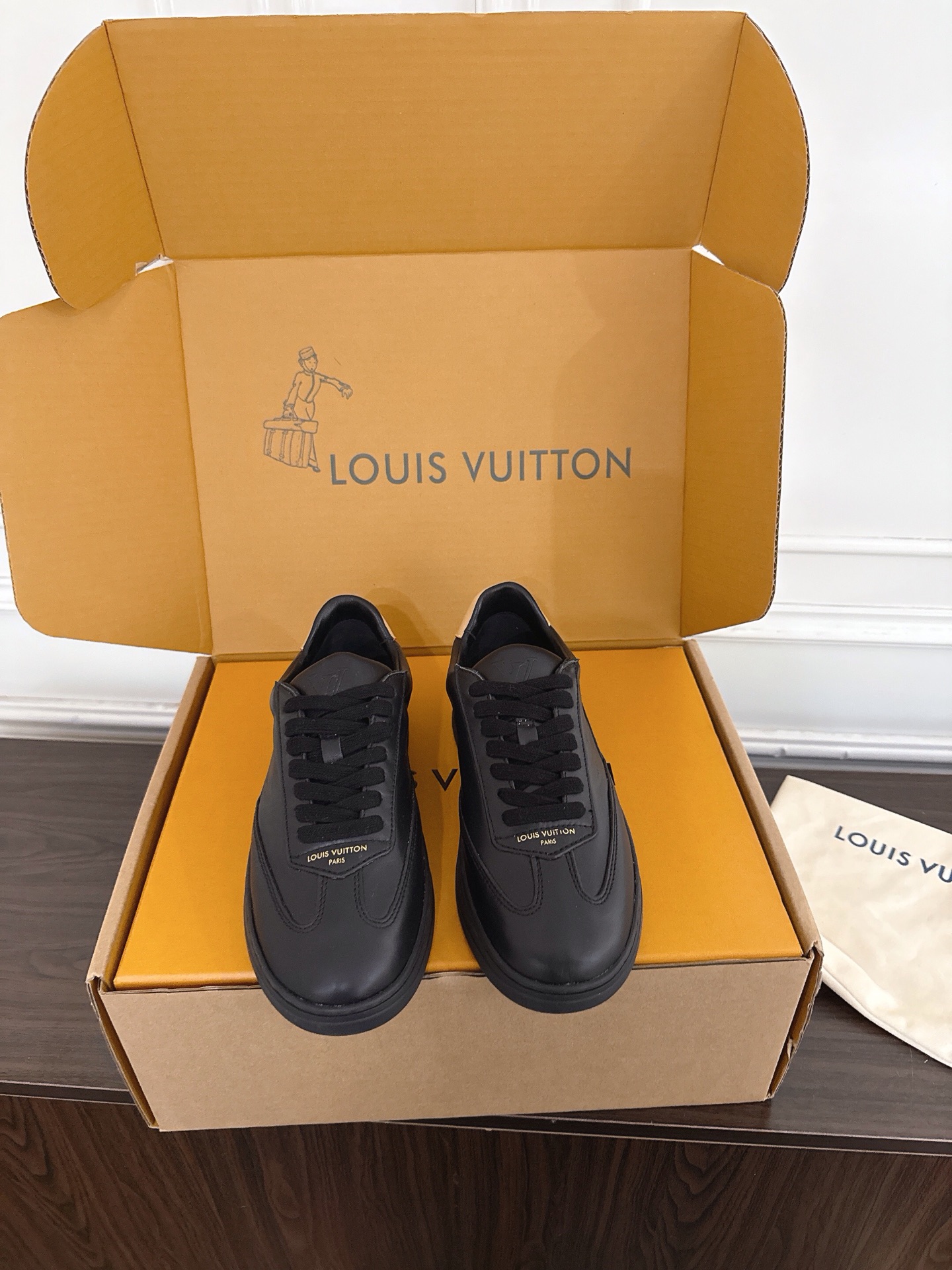 Louis Vuitton Sneakers