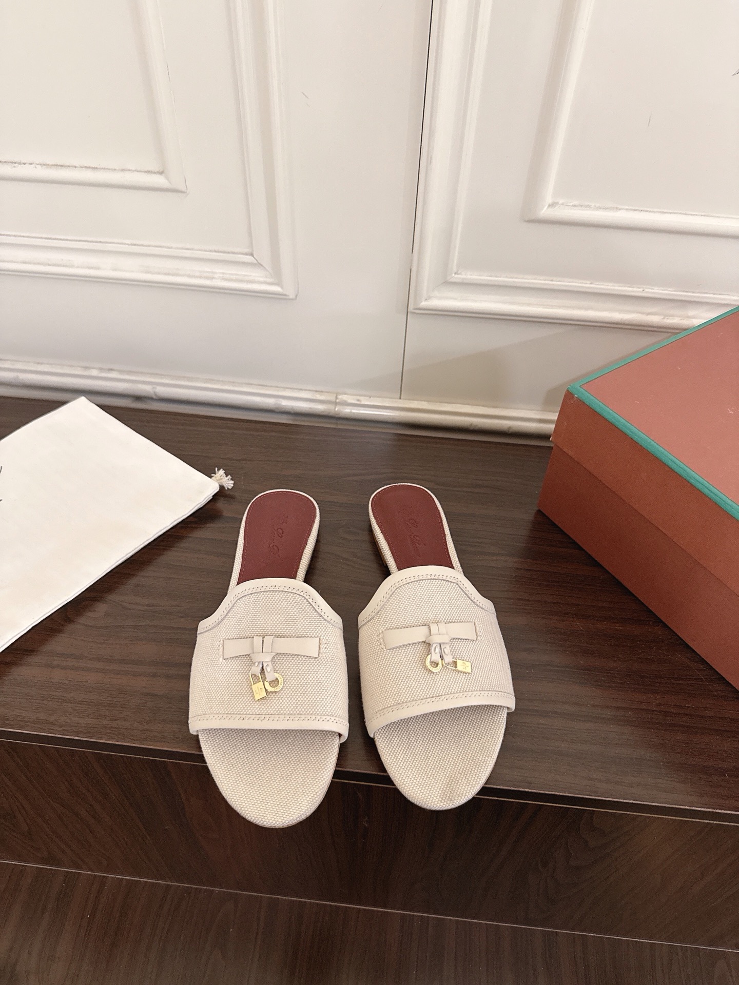 Loro Piana Slides