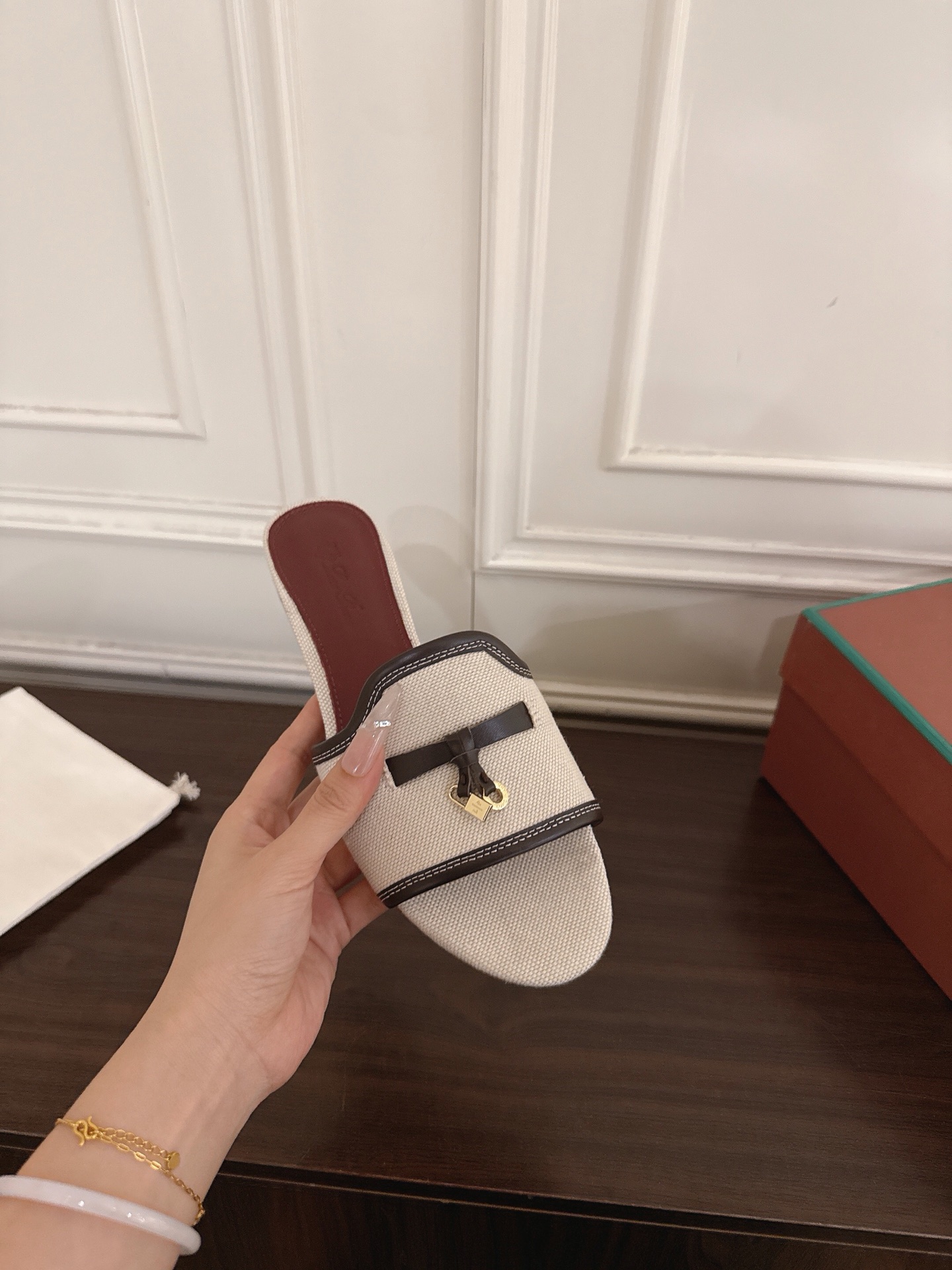 Loro Piana Slides