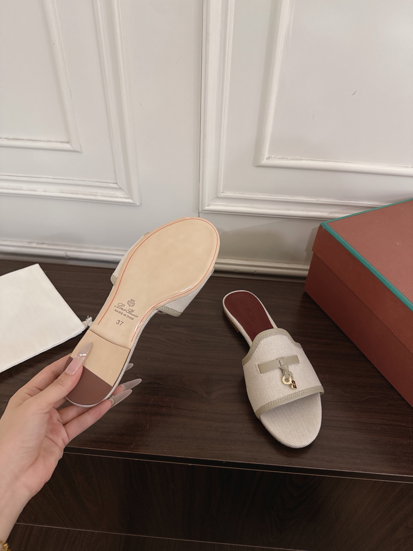 Loro Piana Slides
