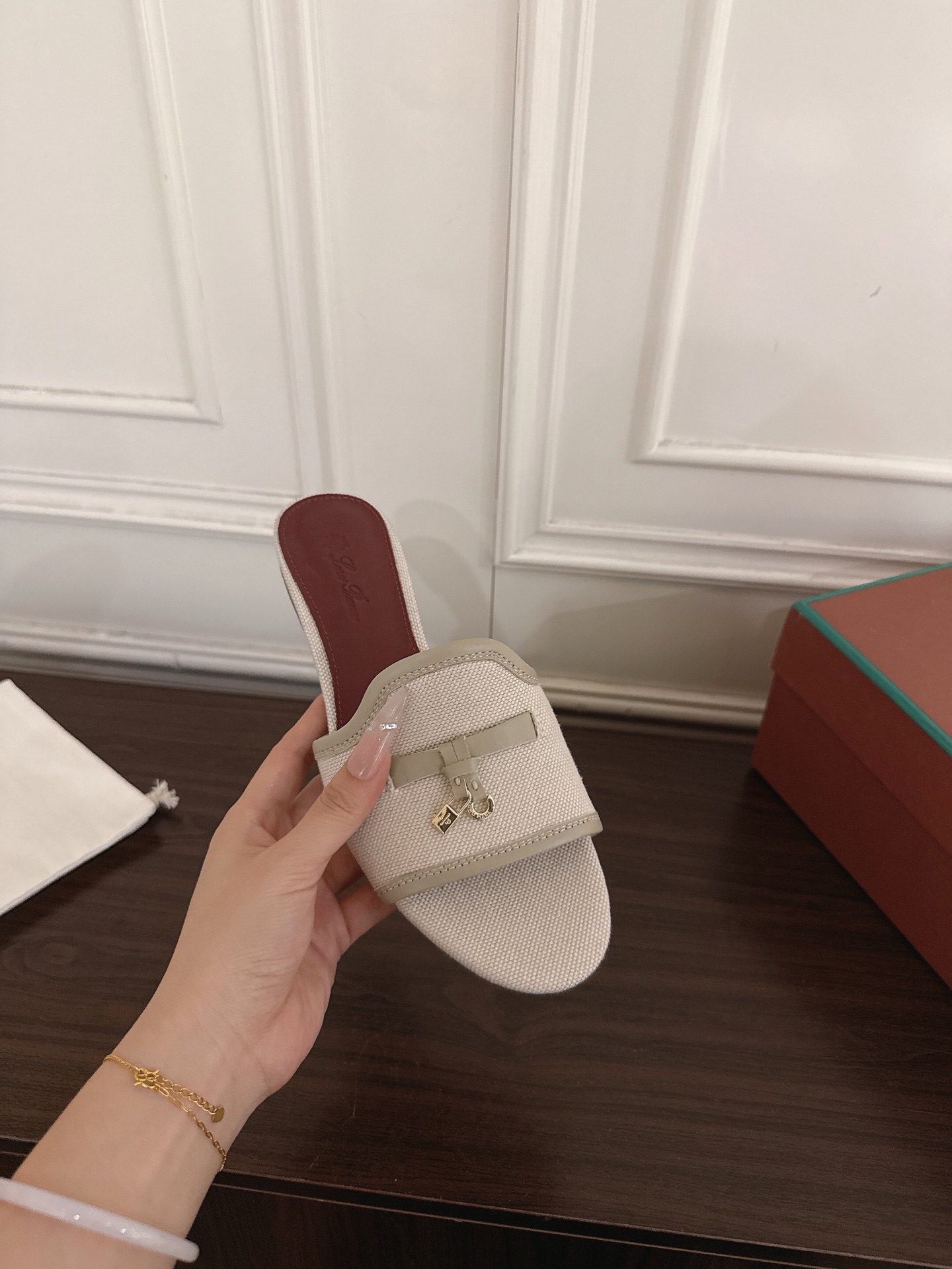 Loro Piana Slides