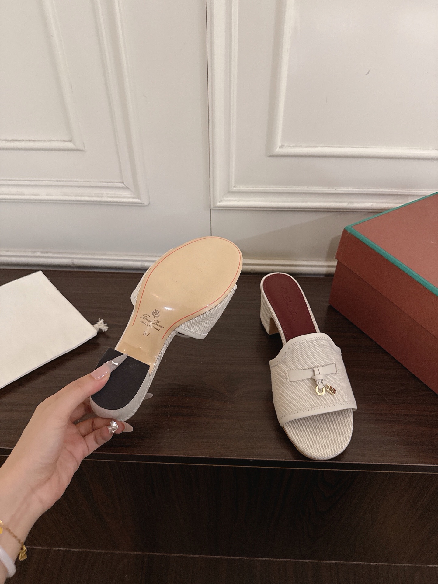 Loro Piana Slides