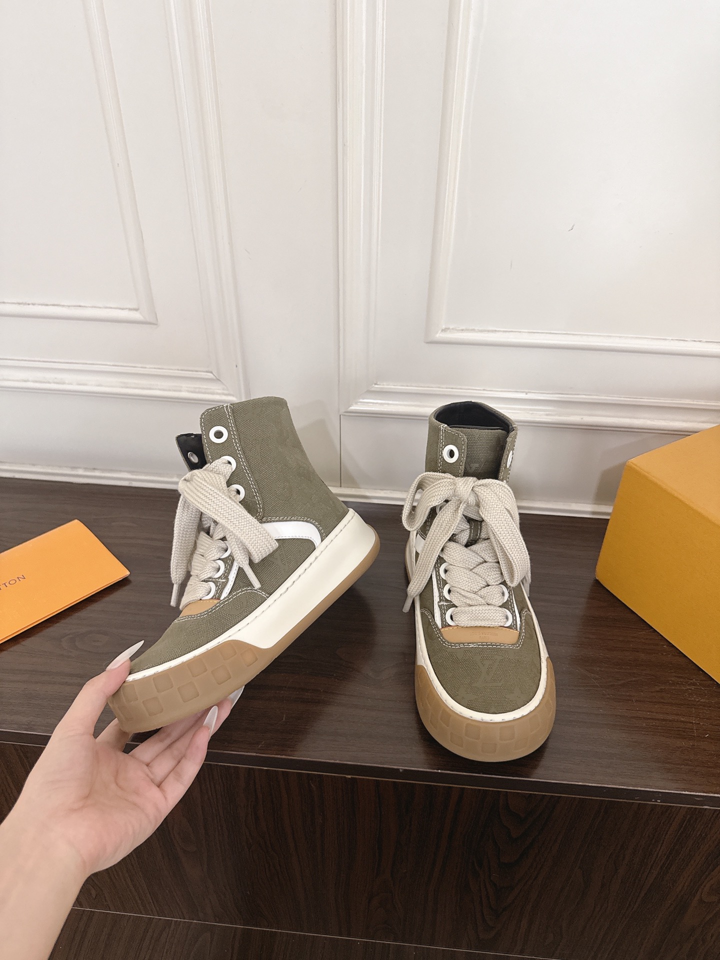 Louis Vuitton Sneakers