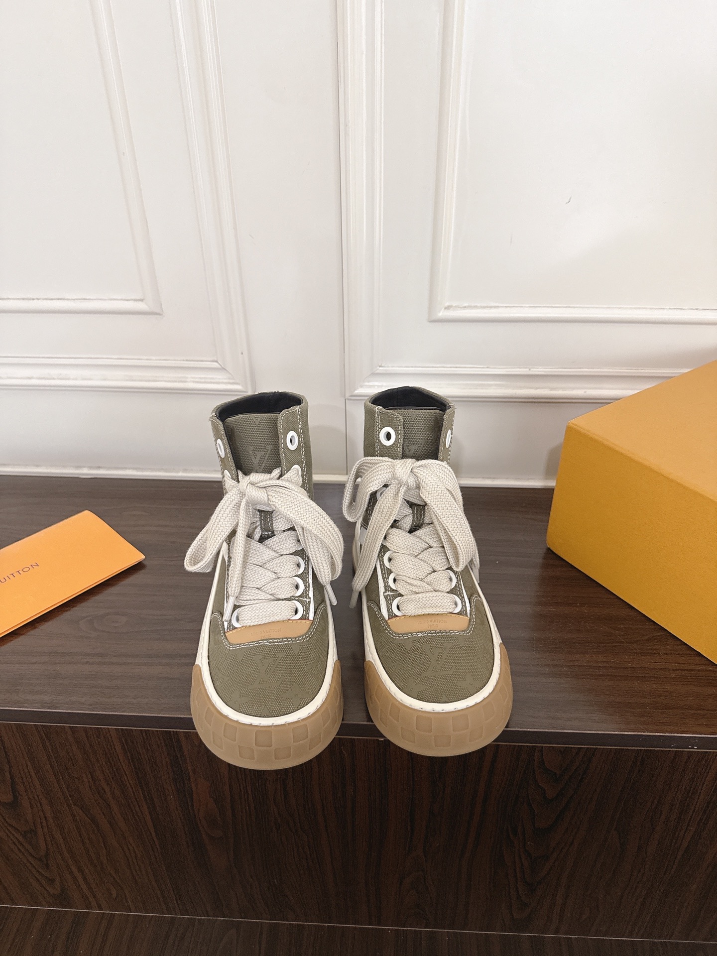 Louis Vuitton Sneakers