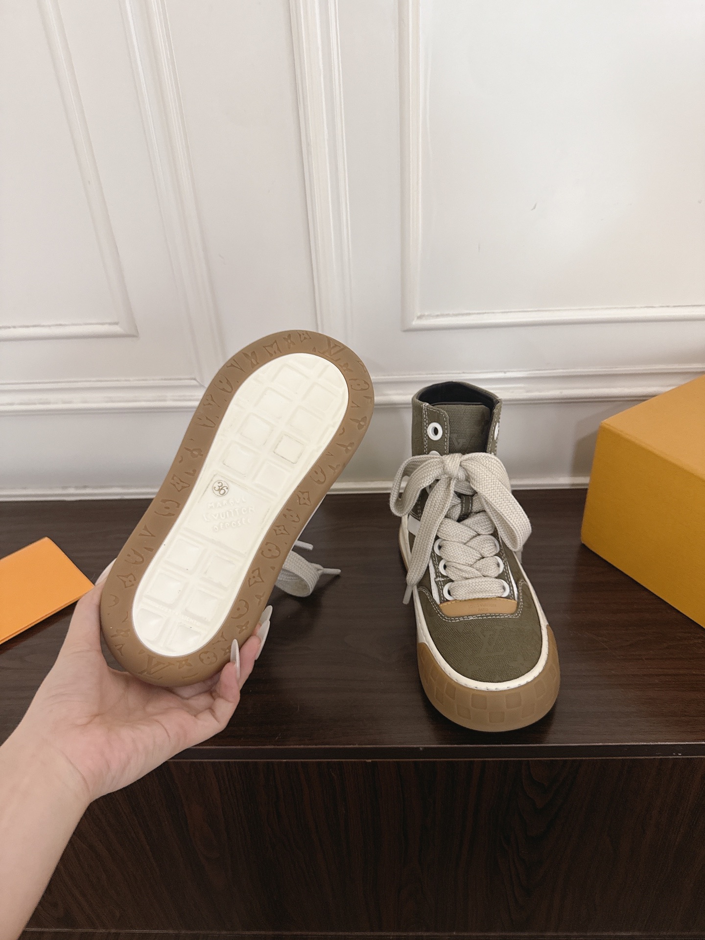 Louis Vuitton Sneakers