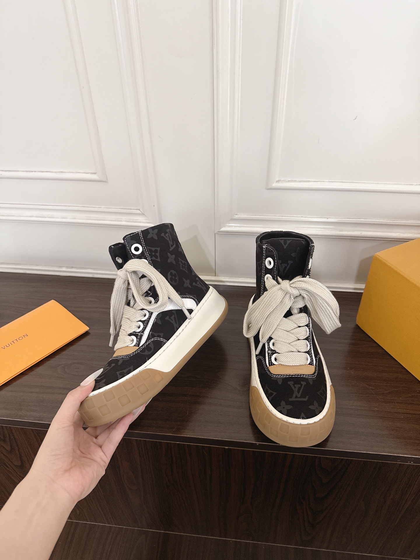 Louis Vuitton Sneakers